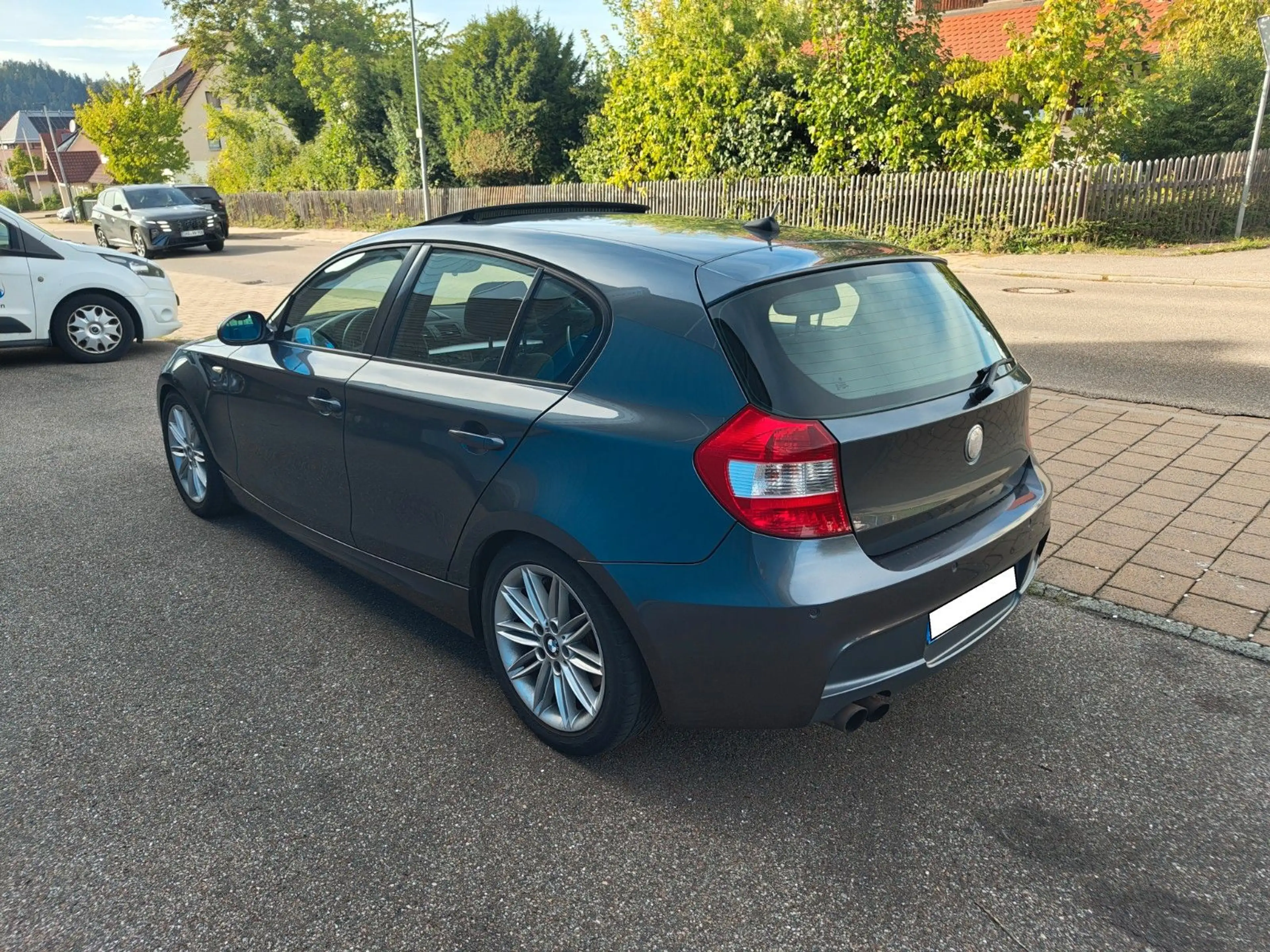 BMW 130 i M-Paket Schalter Navi SHZ PDC — photo 3