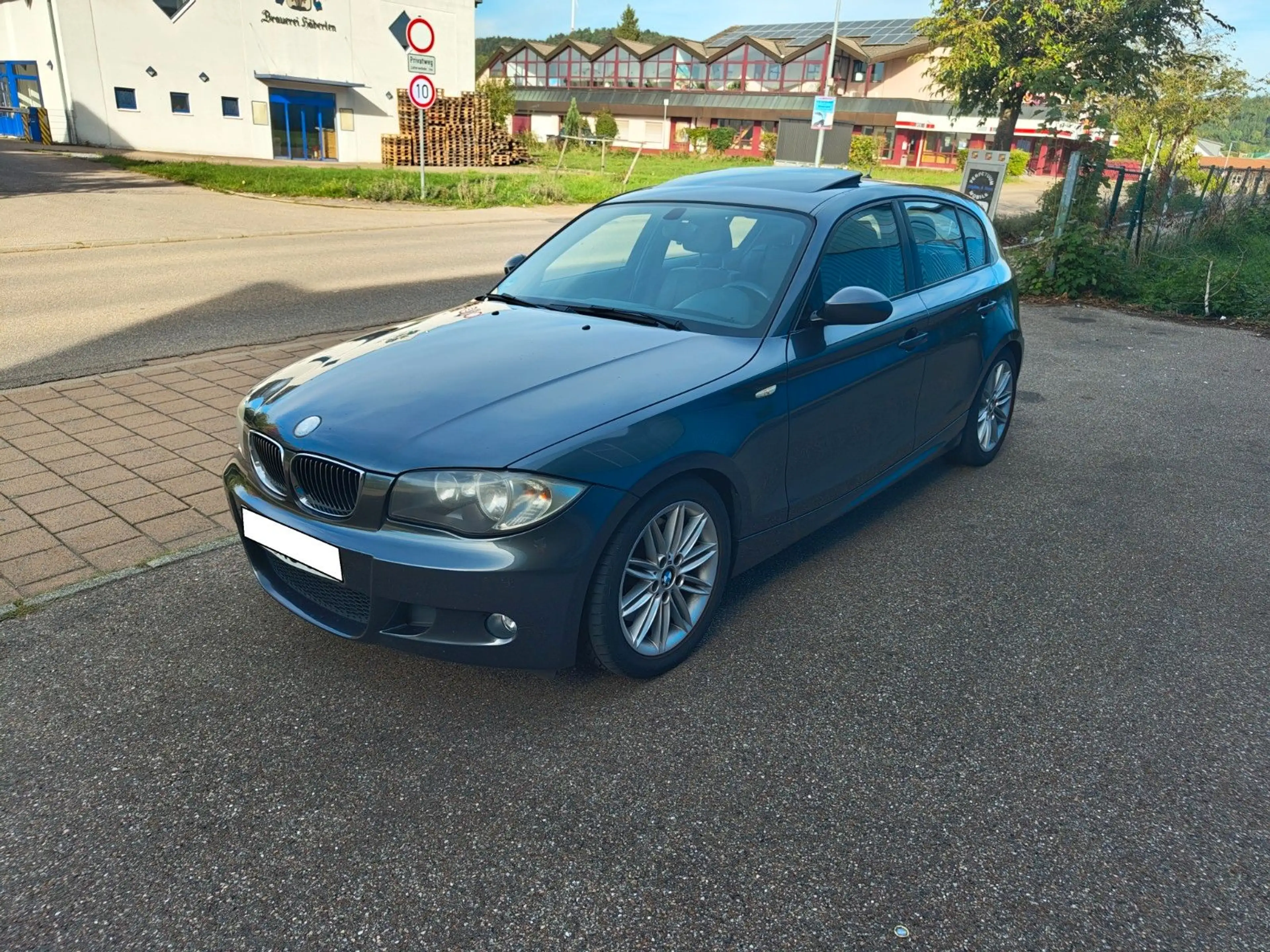 BMW 130 i M-Paket Schalter Navi SHZ PDC — photo 2
