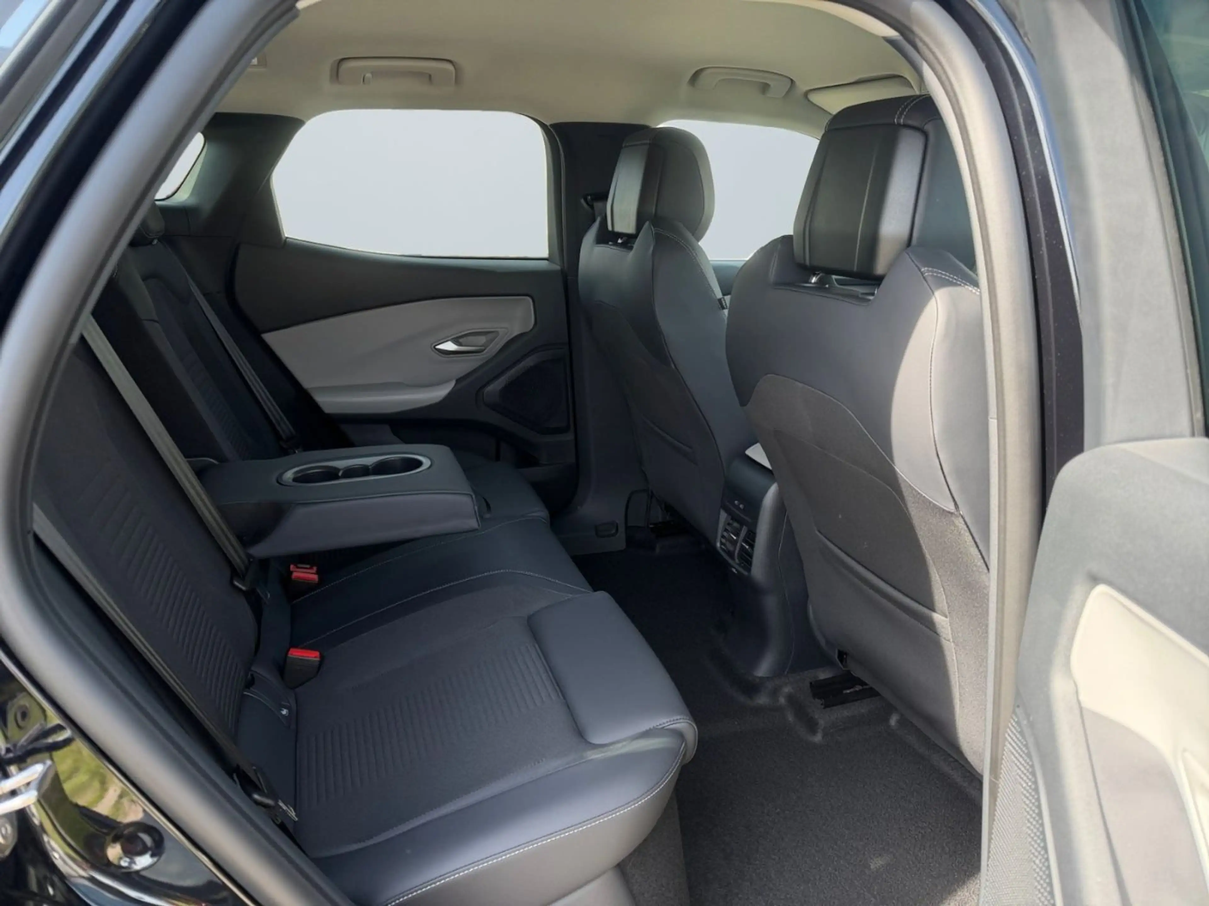 Ford Explorer Premium RWD 58kWh Matrix Scheinwerfer — photo 11