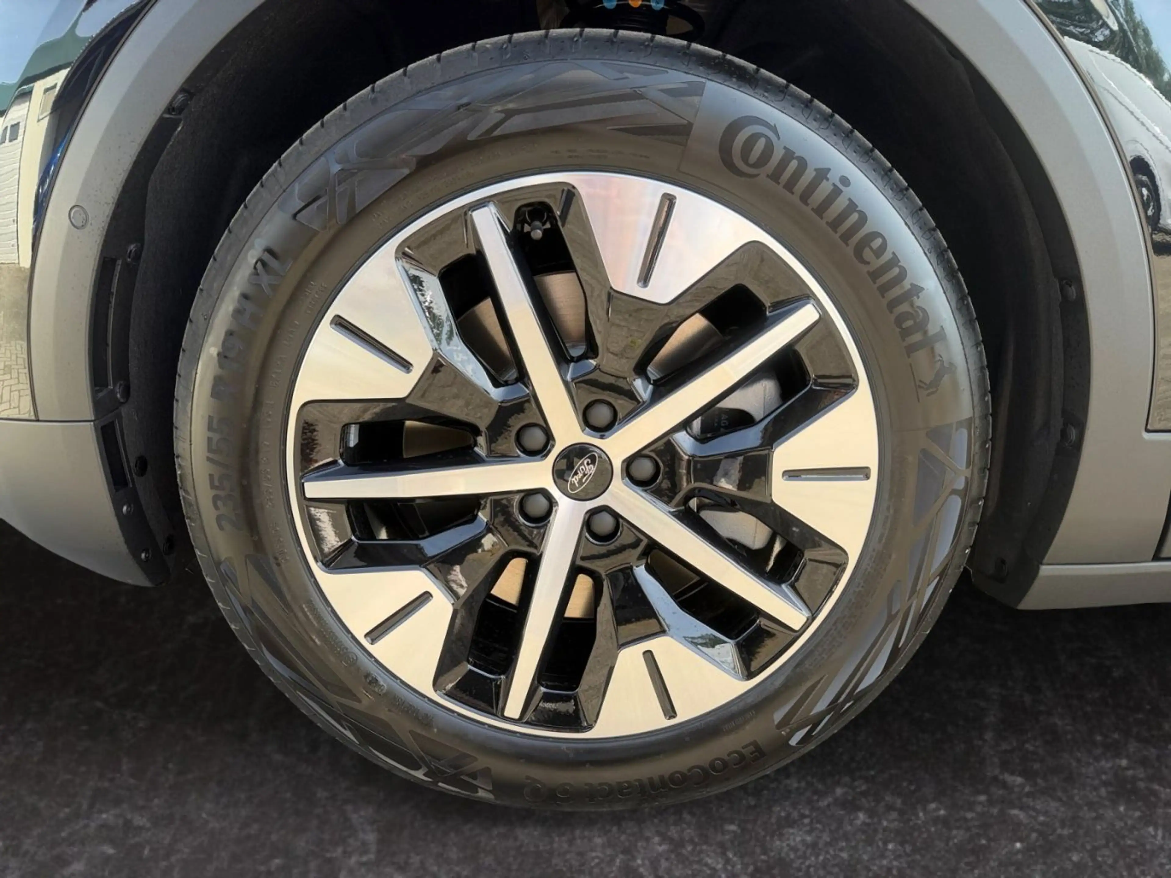 Ford Explorer Premium RWD 58kWh Matrix Scheinwerfer — photo 15