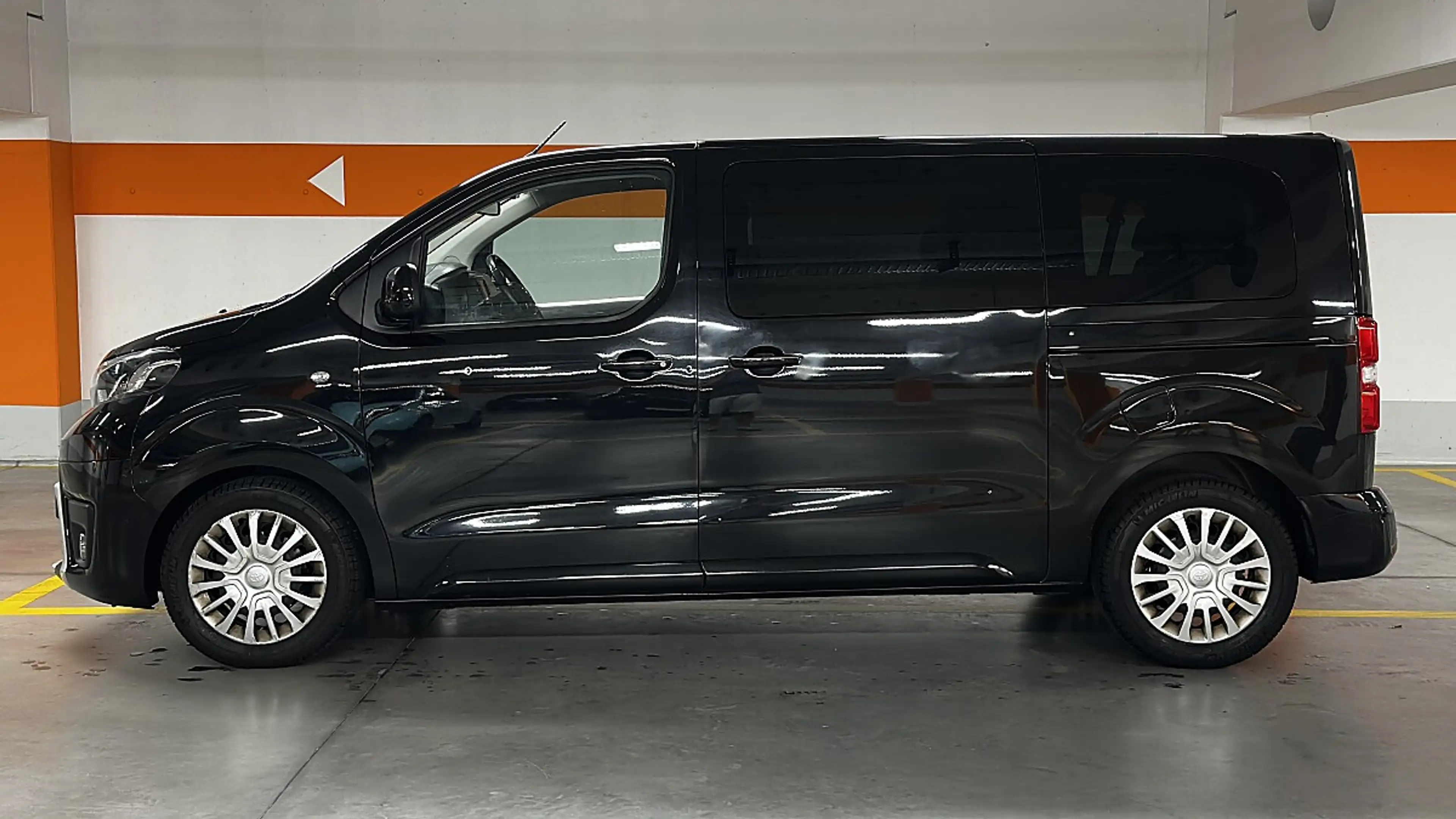 Toyota Proace Verso 2,0 D-4D 150 Medium Family *Z.R. NEU*NAVI... — photo 6