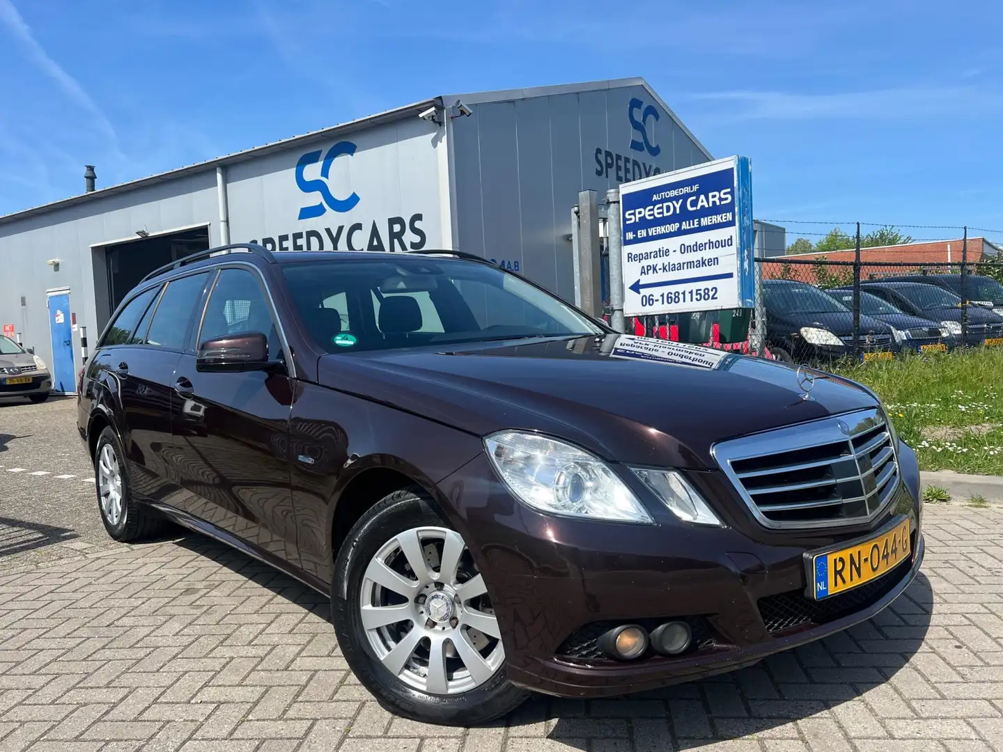 Mercedes-Benz E 250 Estate CDI Business Class Avantgarde Automaat Hnědá - 1