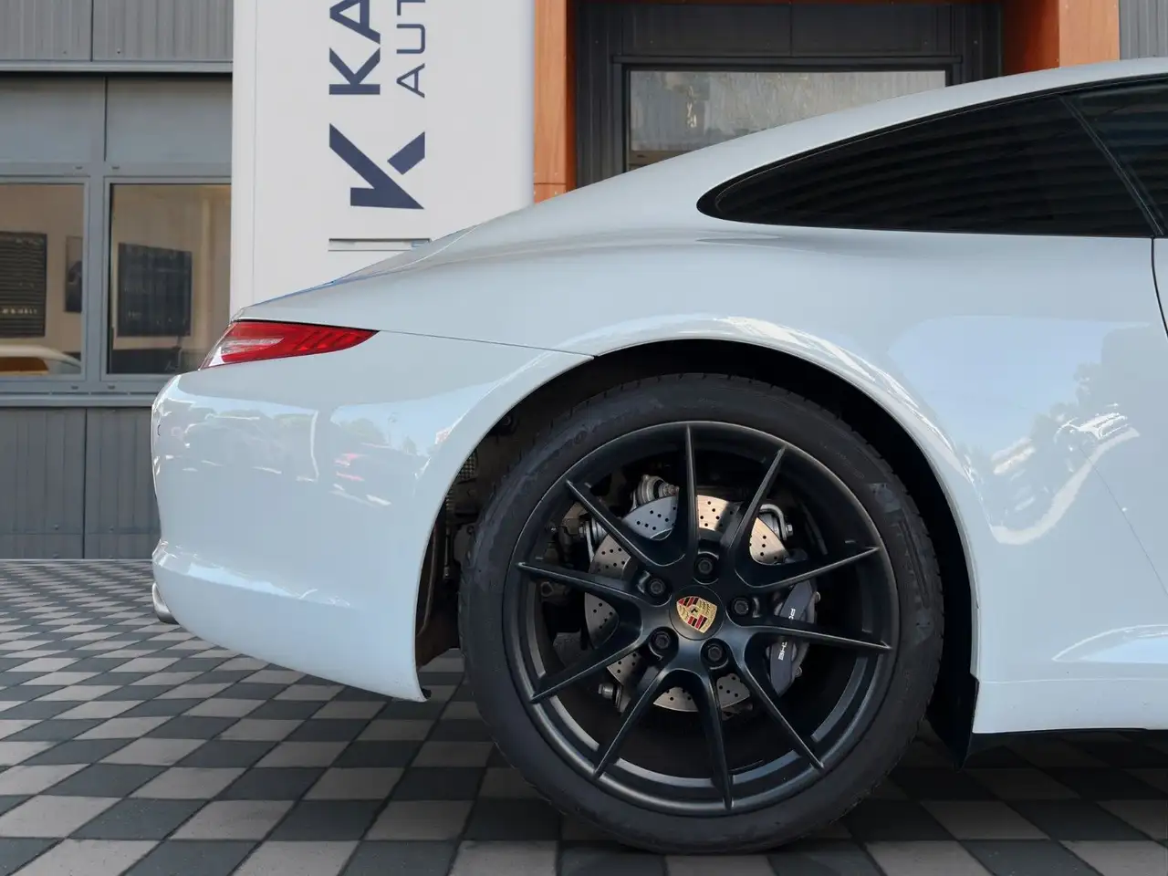 Porsche 911 911 Carrera Coupe — photo 26 sur 29