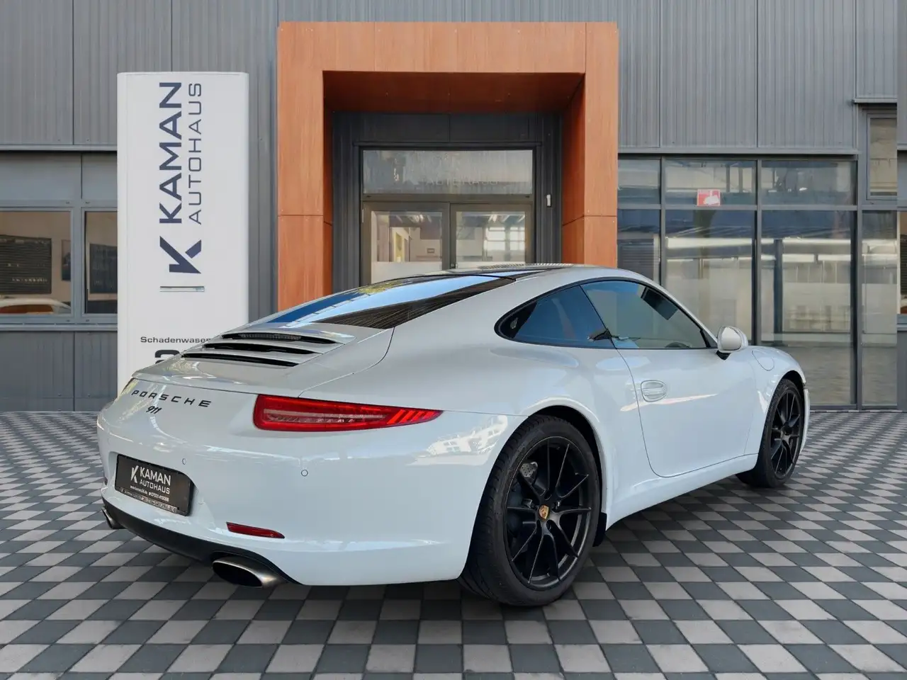 Porsche 911 911 Carrera Coupe — photo 21 sur 29