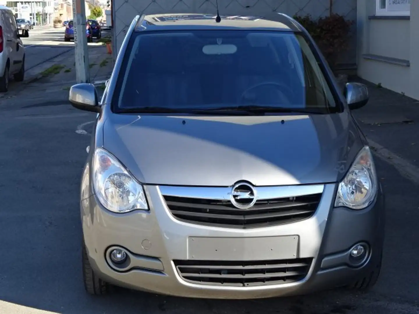 Opel Agila Unique 1,2 essence slt 26.000 Kms, 1 Prop,carnet Grijs - 2