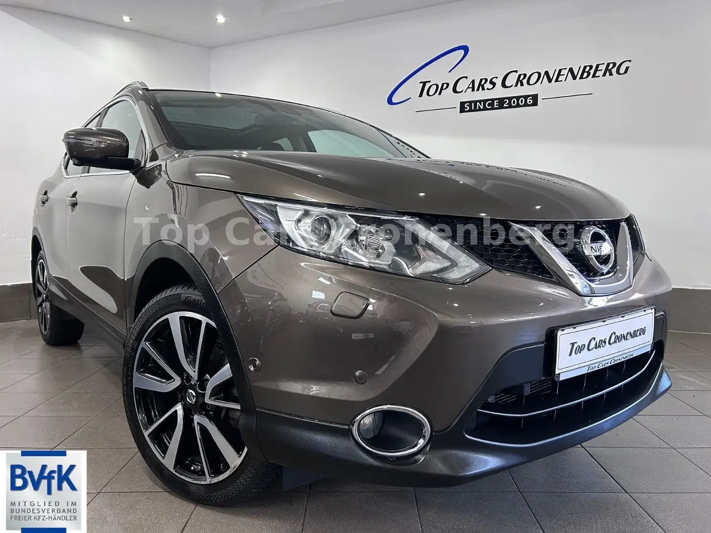 Nissan Qashqai Tekna*1.HD*35TKM*Pano*Navi*Leder*AHK*EU6 Braun - 1