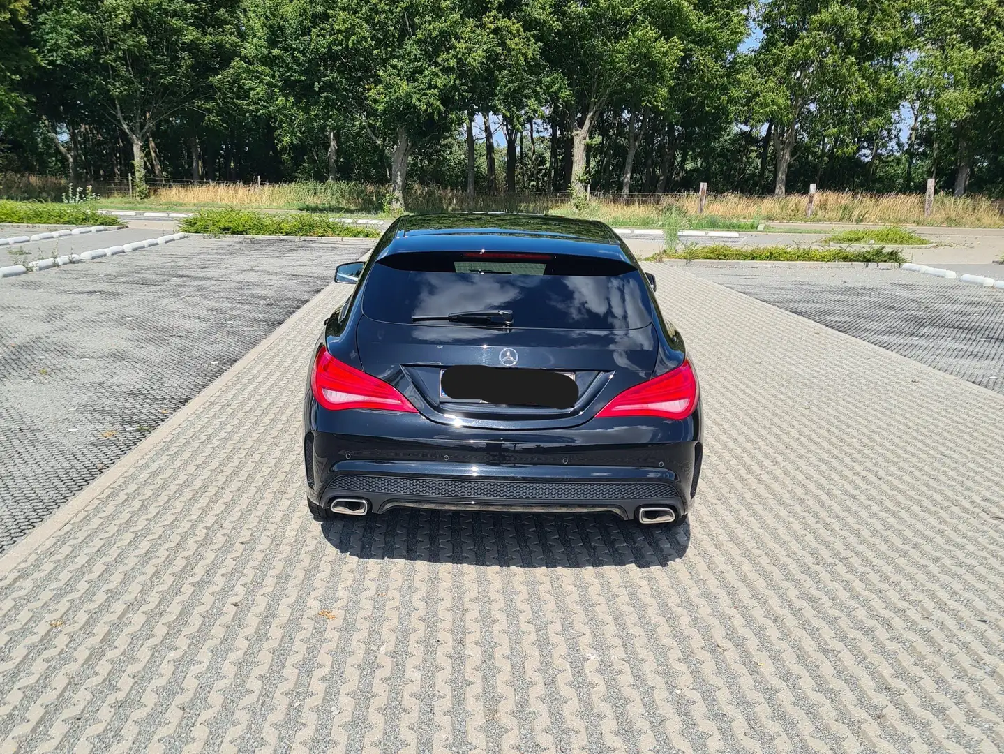 Mercedes-Benz CLA 200 CLA Shooting Brake 200 d 7G-DCT AMG Line Noir - 2