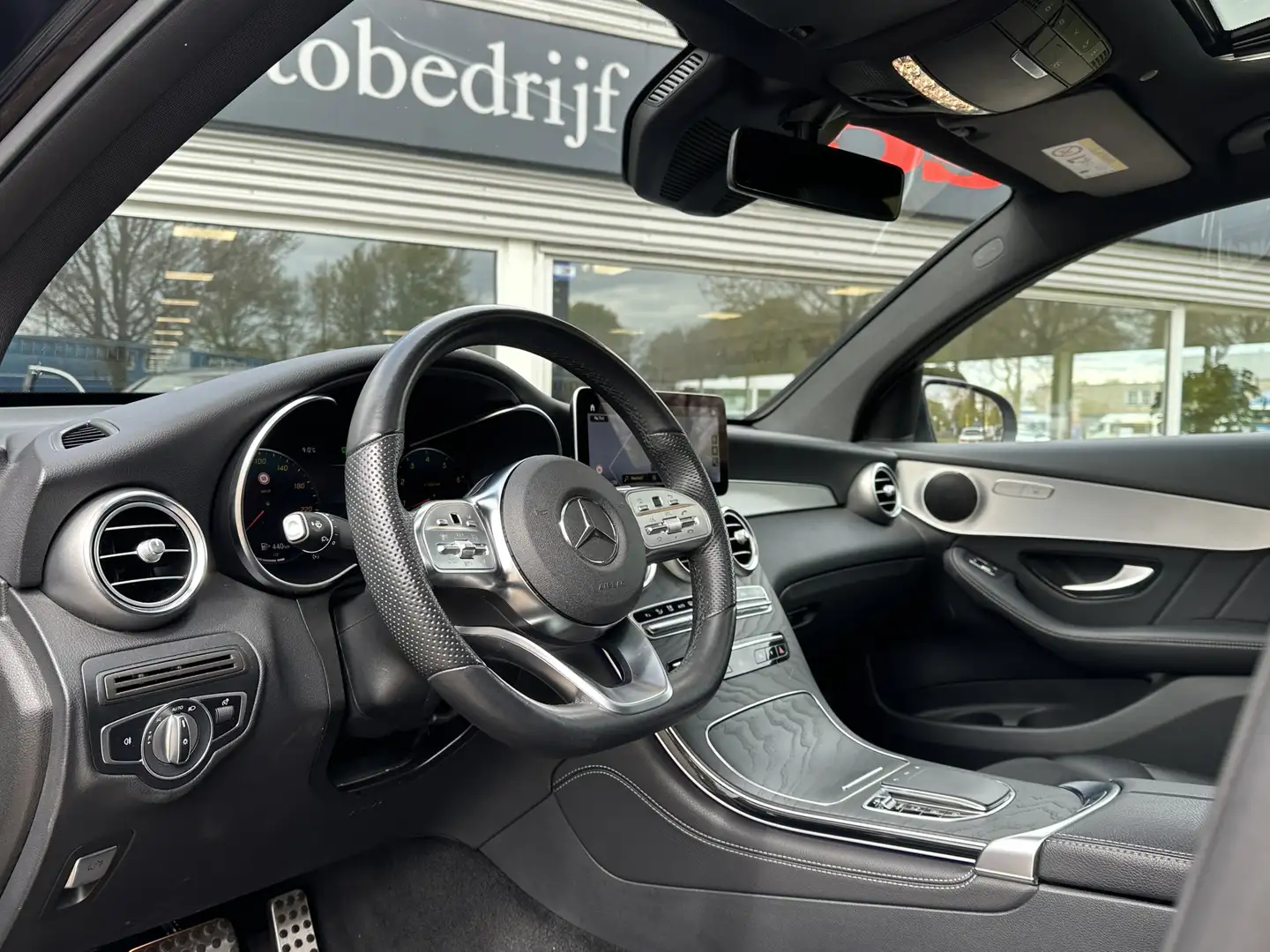 Mercedes-Benz GLC 200 Coupé AMG | Glasdak | Virtual Cockpit | Elektr. tr Zwart - 2