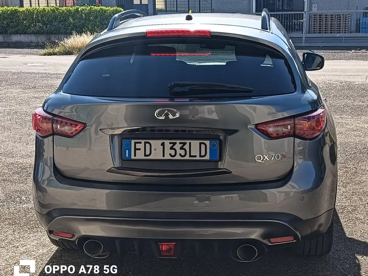 Infiniti FX QX70 S 3.0 d V6 GT Premium auto FL Grau - 2
