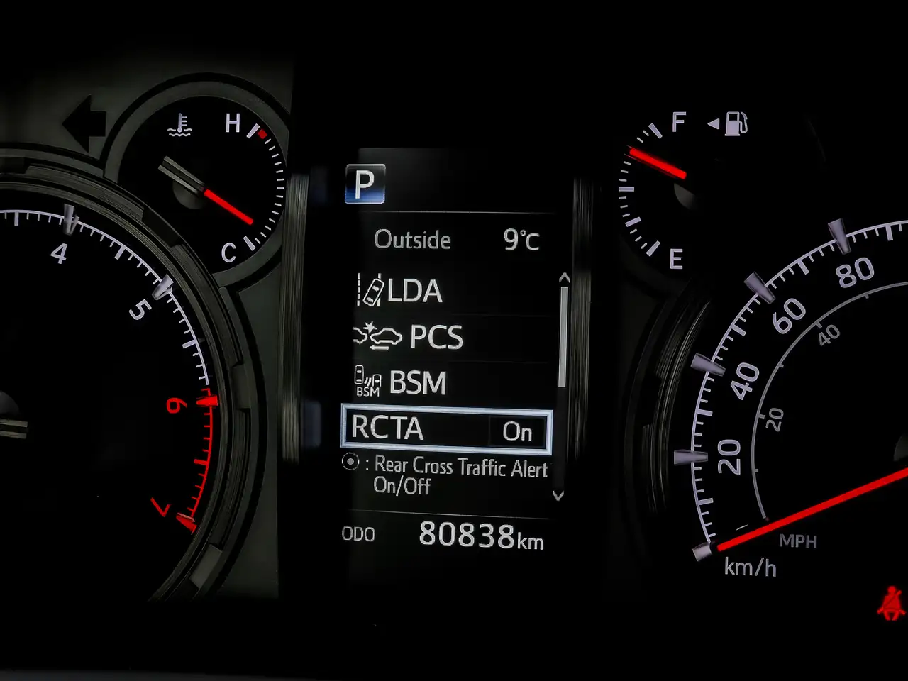 Toyota 4-Runner снимка Toyota 4-Runner