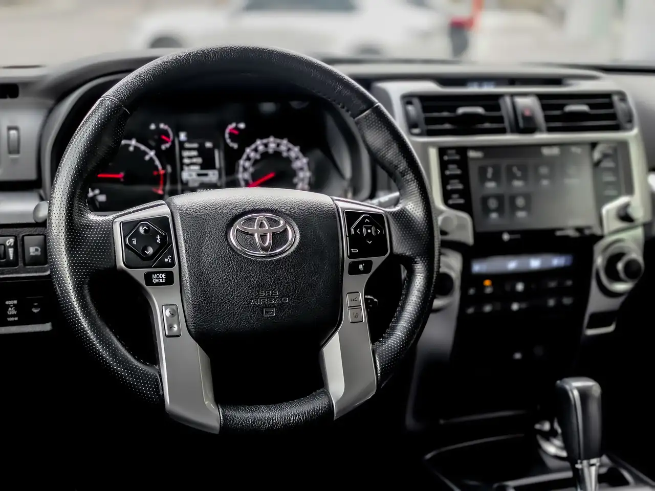 Toyota 4-Runner снимка Toyota 4-Runner