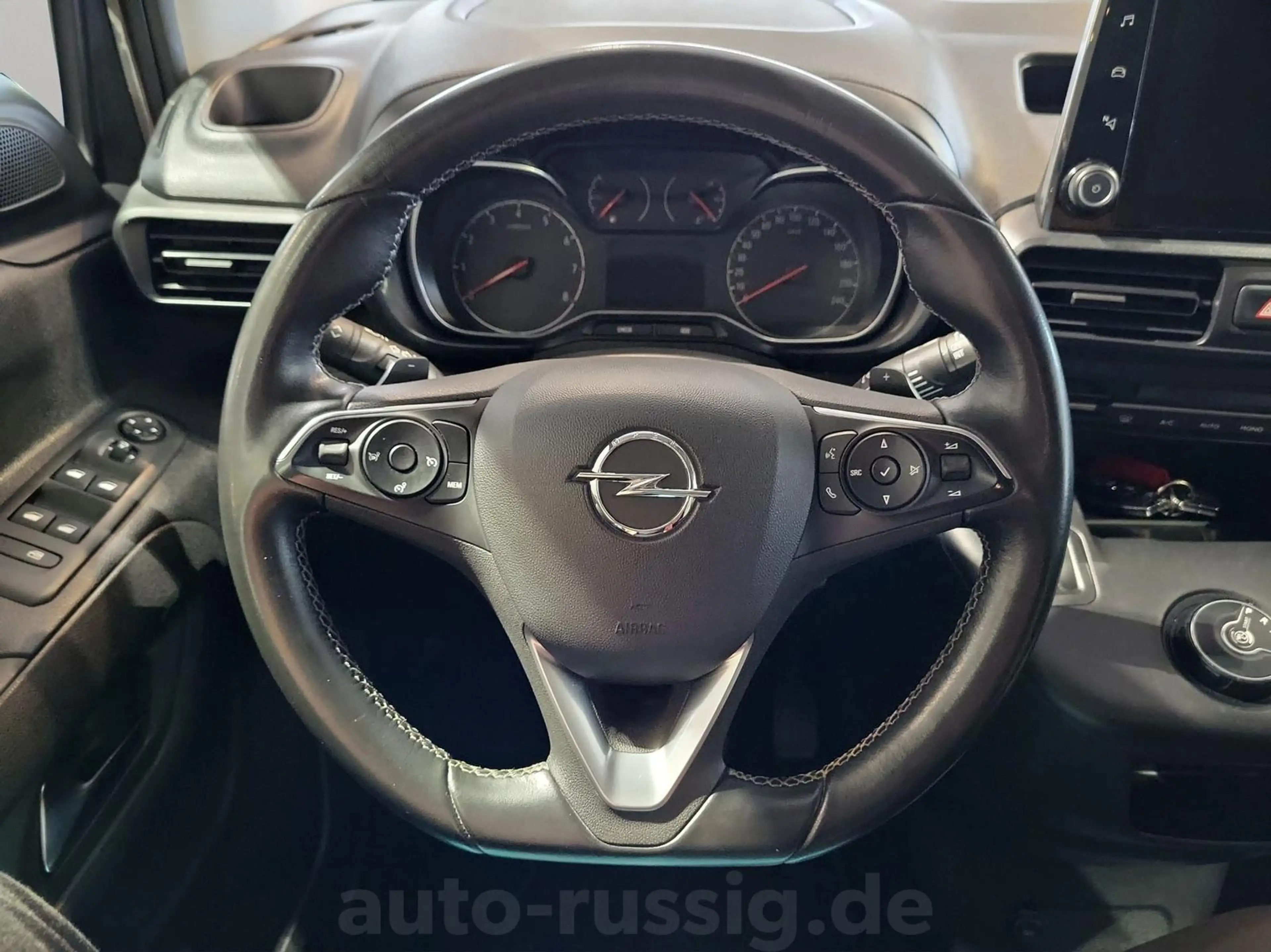 Opel Combo Life Ultimate XL NAVI*HEAD-UP*AHK*KAMERA* — photo 11