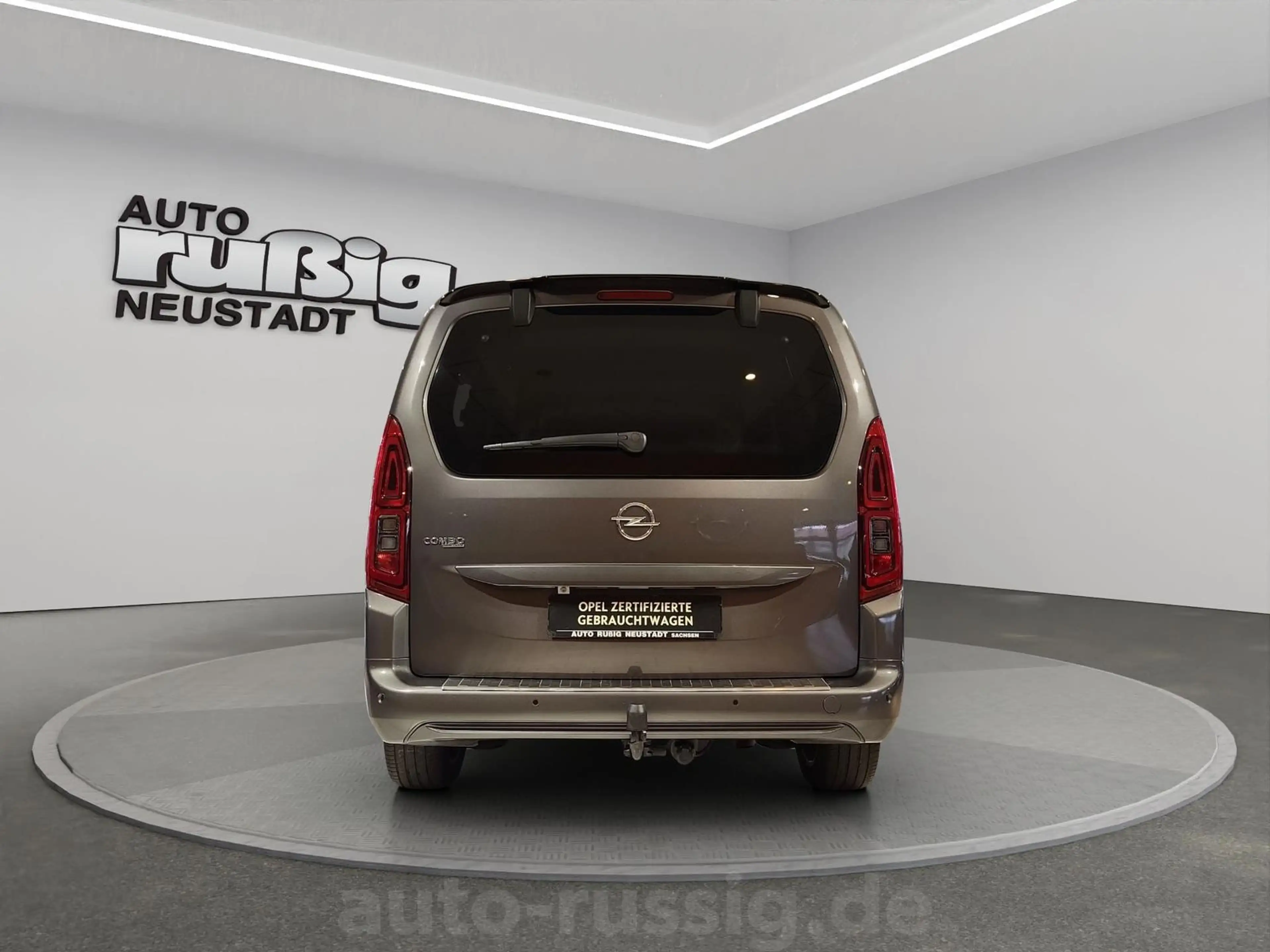 Opel Combo Life Ultimate XL NAVI*HEAD-UP*AHK*KAMERA* — photo 4