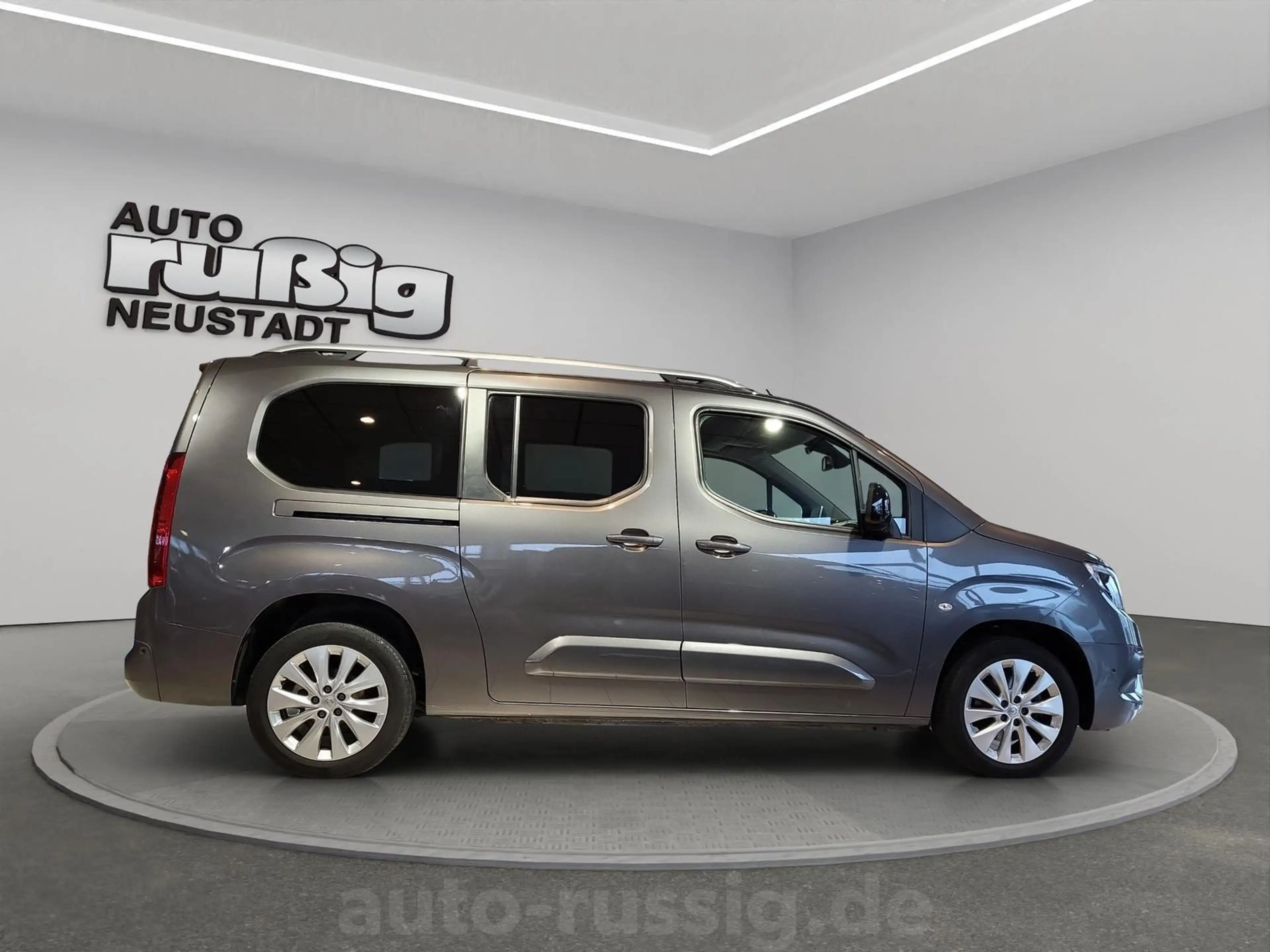 Opel Combo Life Ultimate XL NAVI*HEAD-UP*AHK*KAMERA* — photo 6