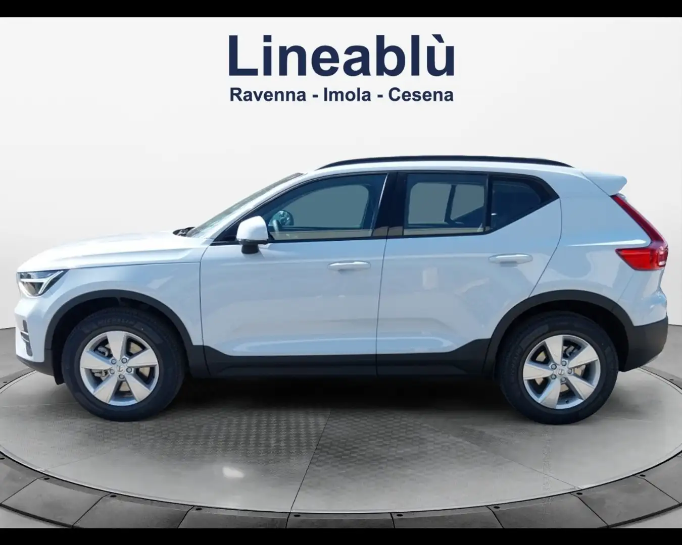 Volvo XC40 Essential B3 AUT Blu/Azzurro - 2