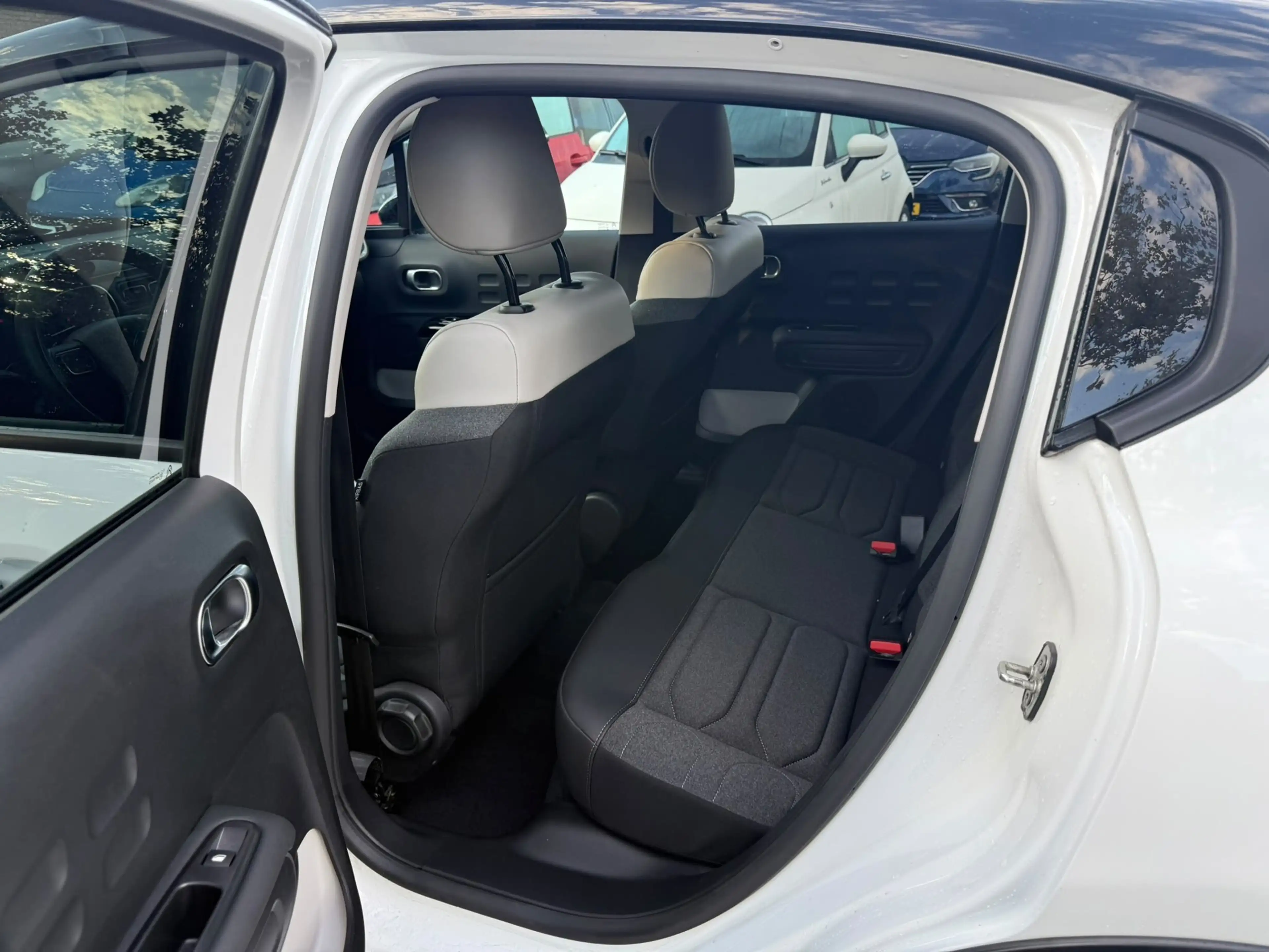 Citroen C3 1.2 PureTech Shine,Navi, Camera, Airco, Dealer aut — photo 11