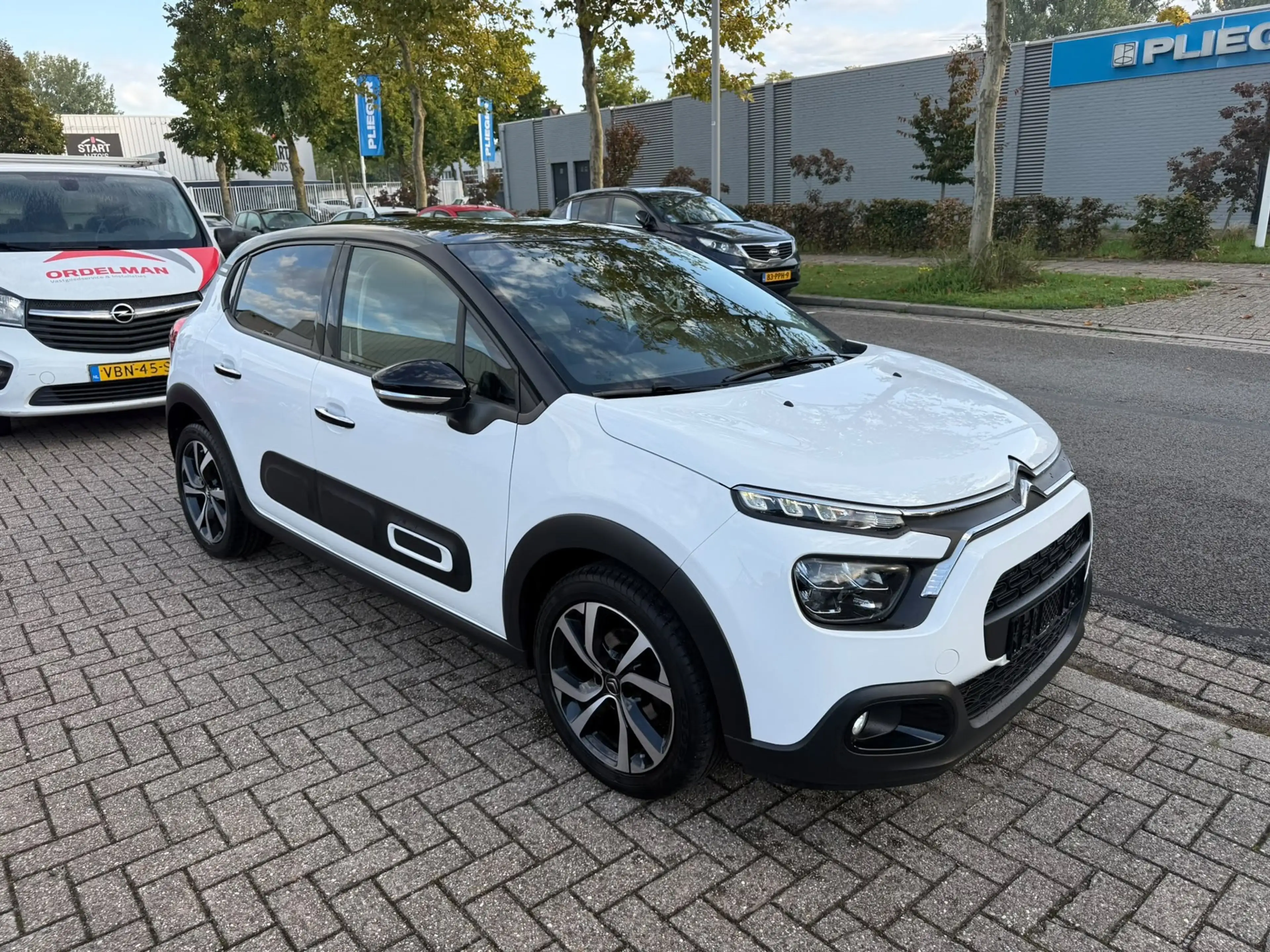 Citroen C3 1.2 PureTech Shine,Navi, Camera, Airco, Dealer aut — photo 5