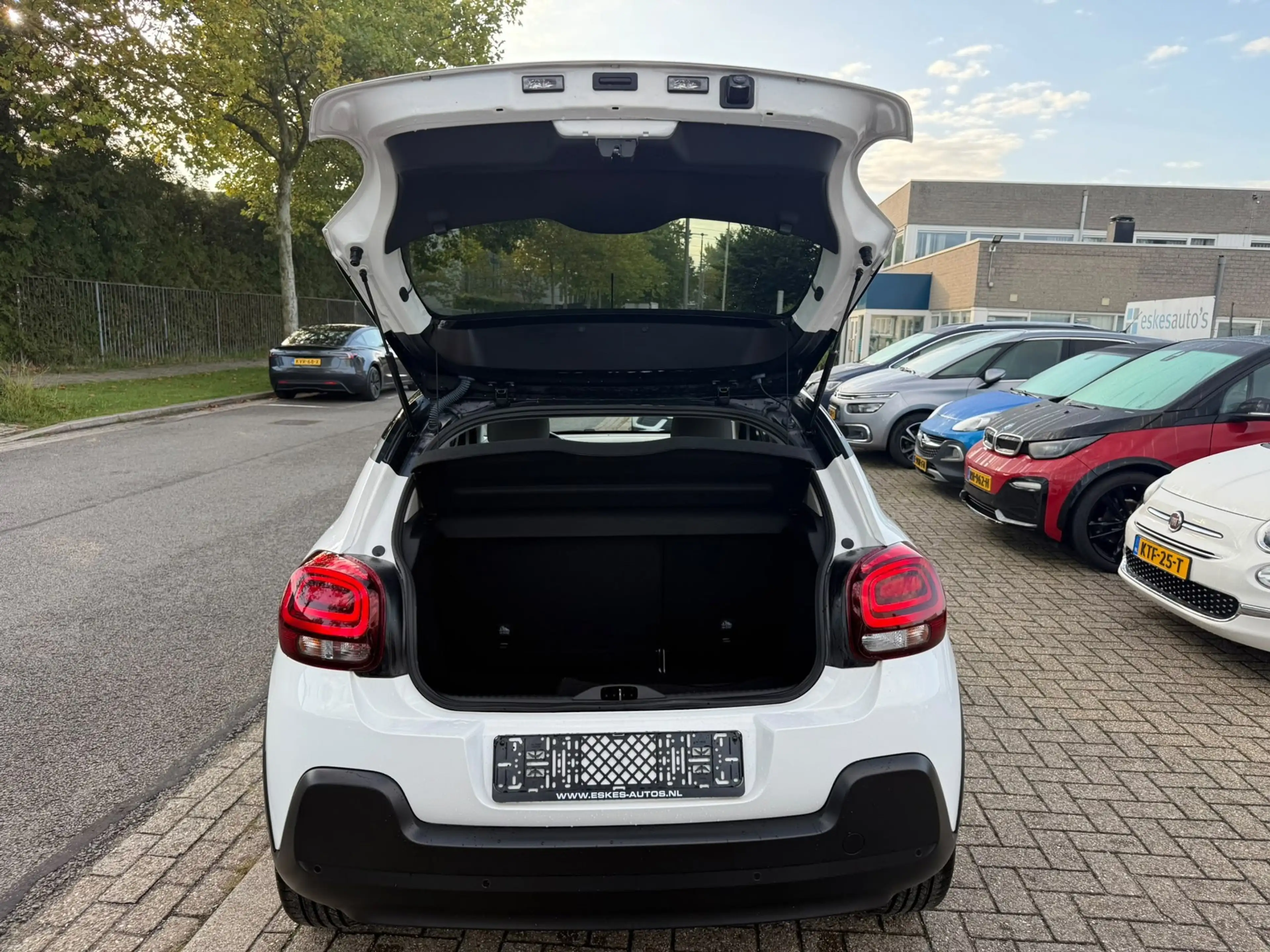 Citroen C3 1.2 PureTech Shine,Navi, Camera, Airco, Dealer aut — photo 22