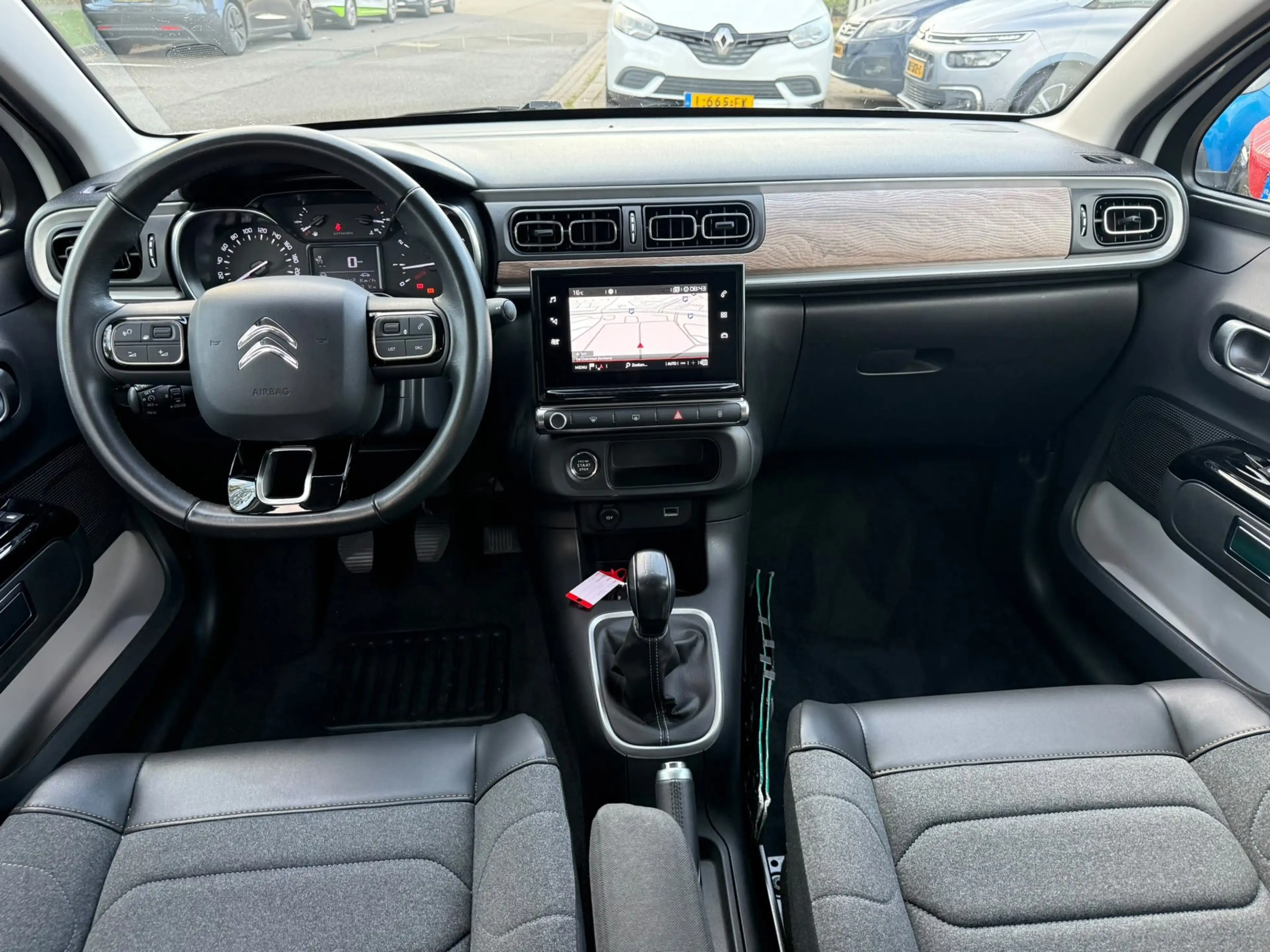 Citroen C3 1.2 PureTech Shine,Navi, Camera, Airco, Dealer aut — photo 3