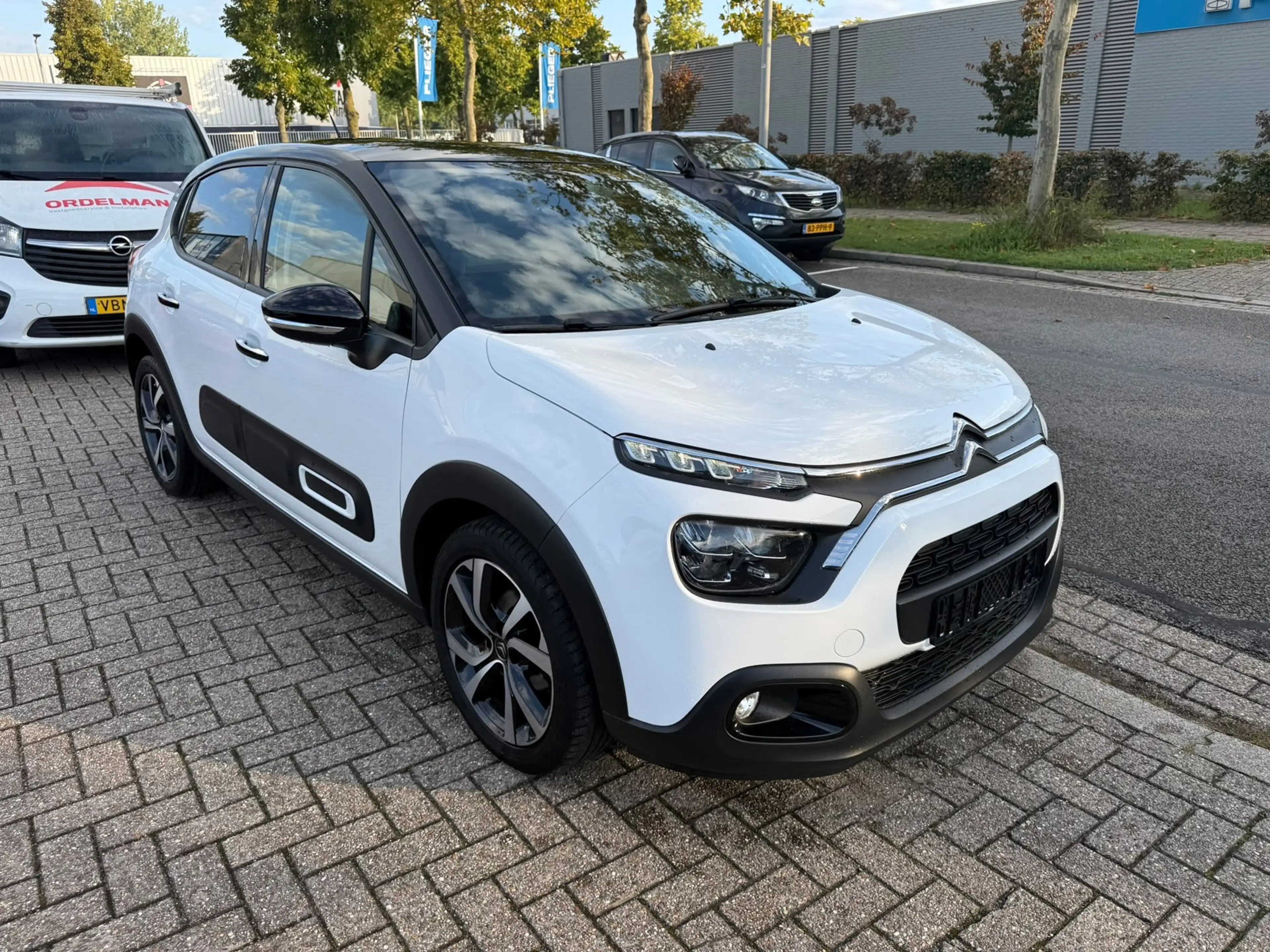 Citroen C3 1.2 PureTech Shine,Navi, Camera, Airco, Dealer aut — photo 20