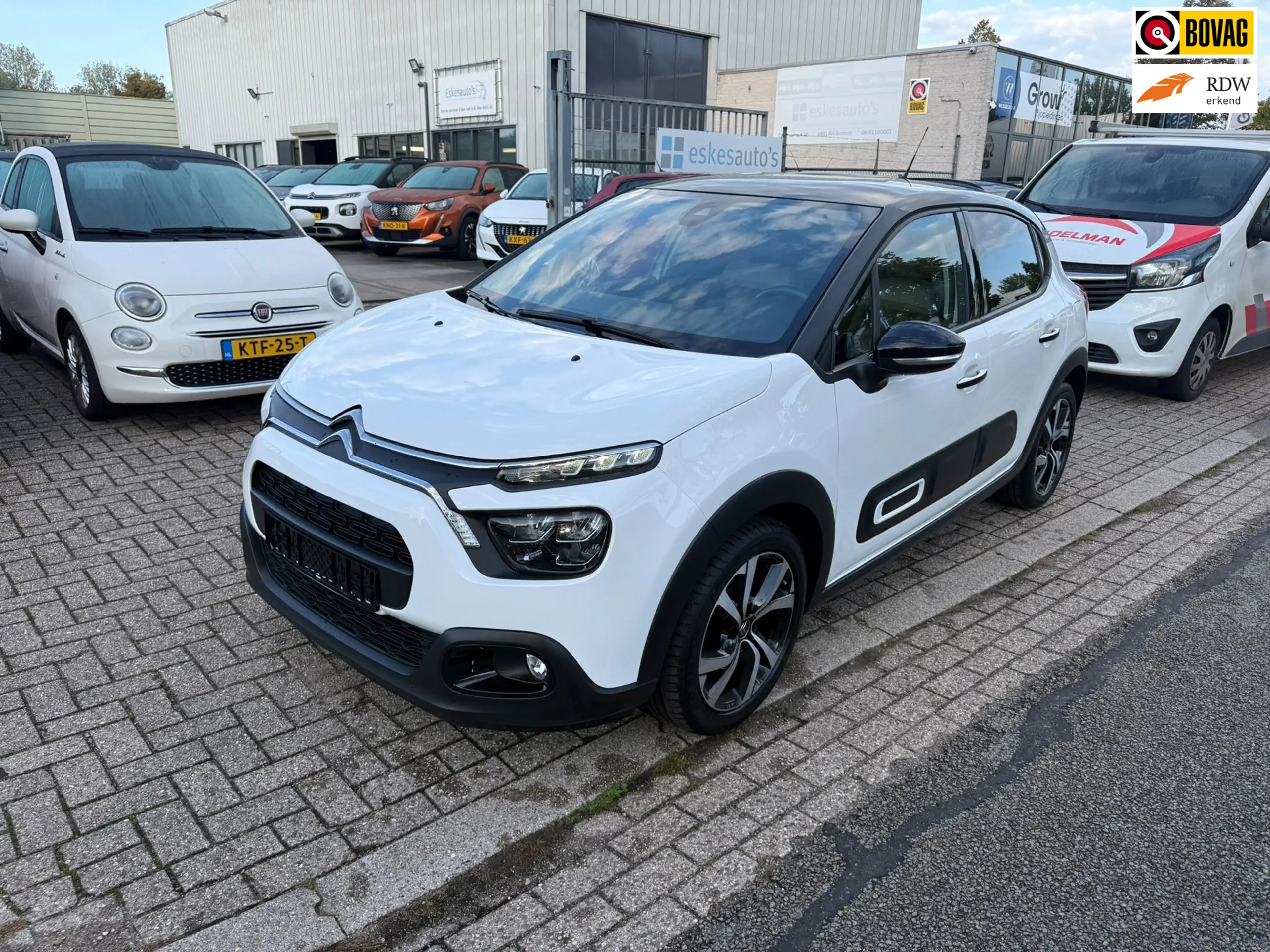 Citroen C3 1.2 PureTech Shine,Navi, Camera, Airco, Dealer aut
