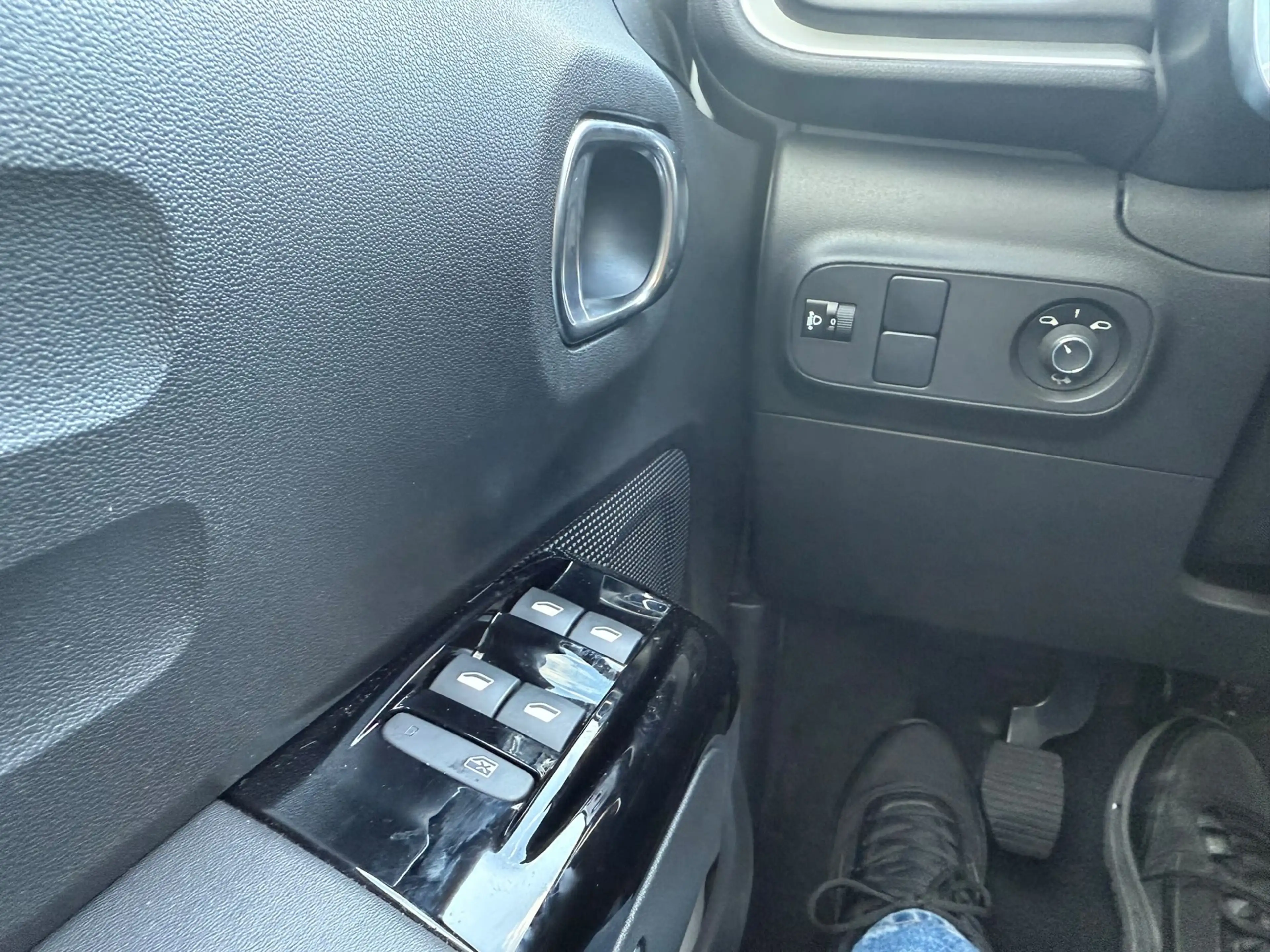 Citroen C3 1.2 PureTech Shine,Navi, Camera, Airco, Dealer aut — photo 17