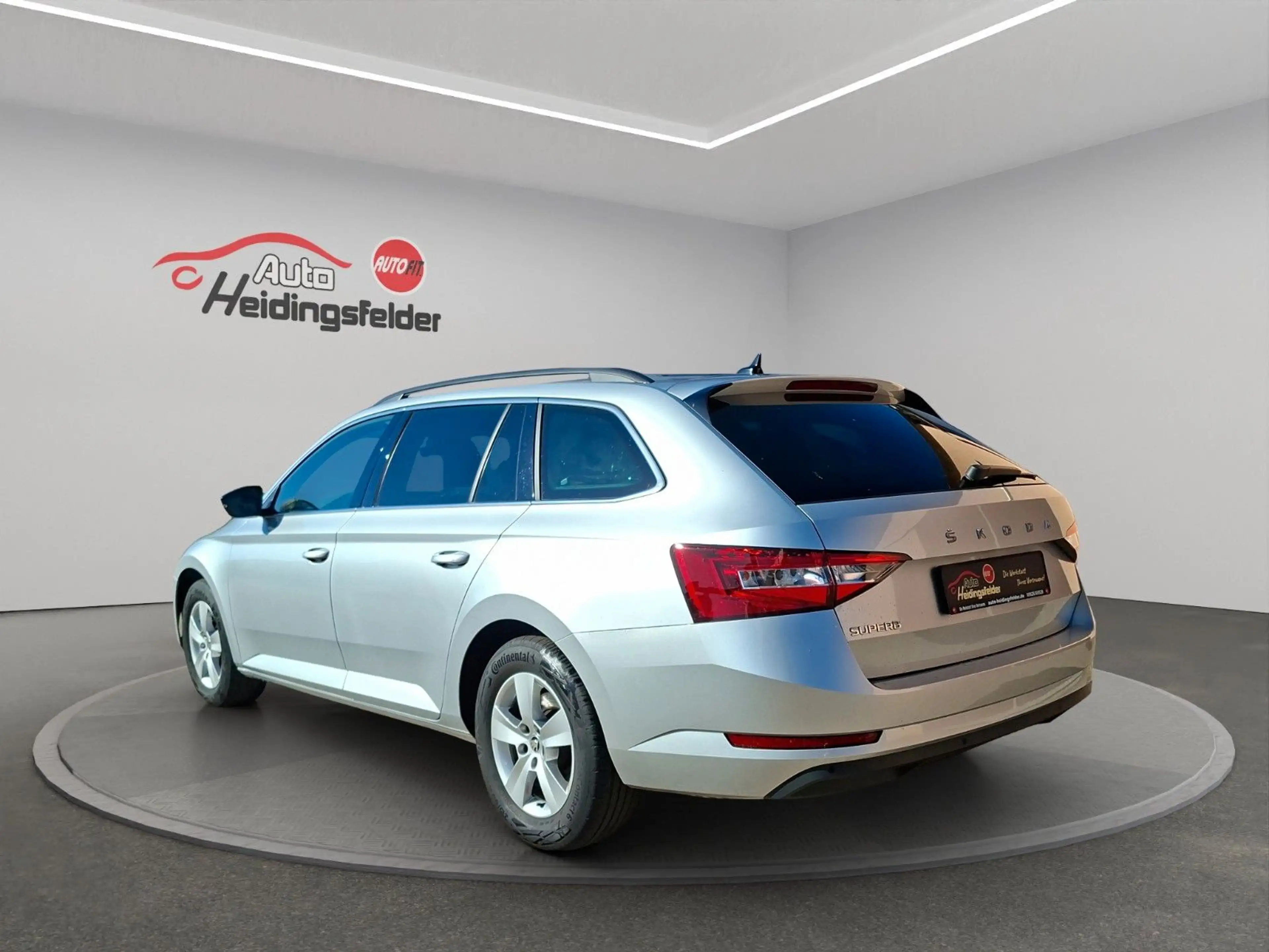 Skoda Superb Combi Ambition, PDC, APP, ACC, NAVI — photo 3