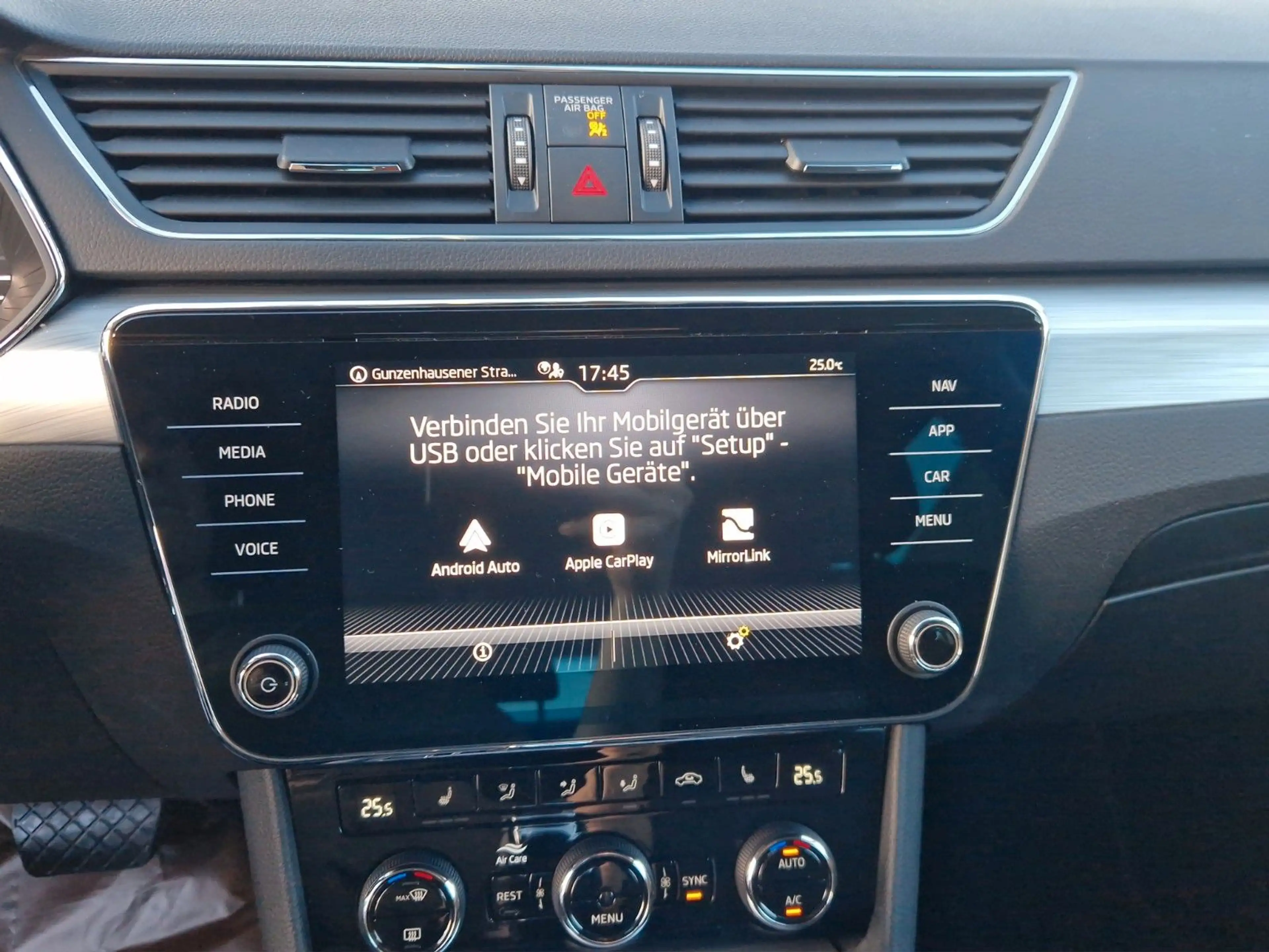 Skoda Superb Combi Ambition, PDC, APP, ACC, NAVI — photo 14