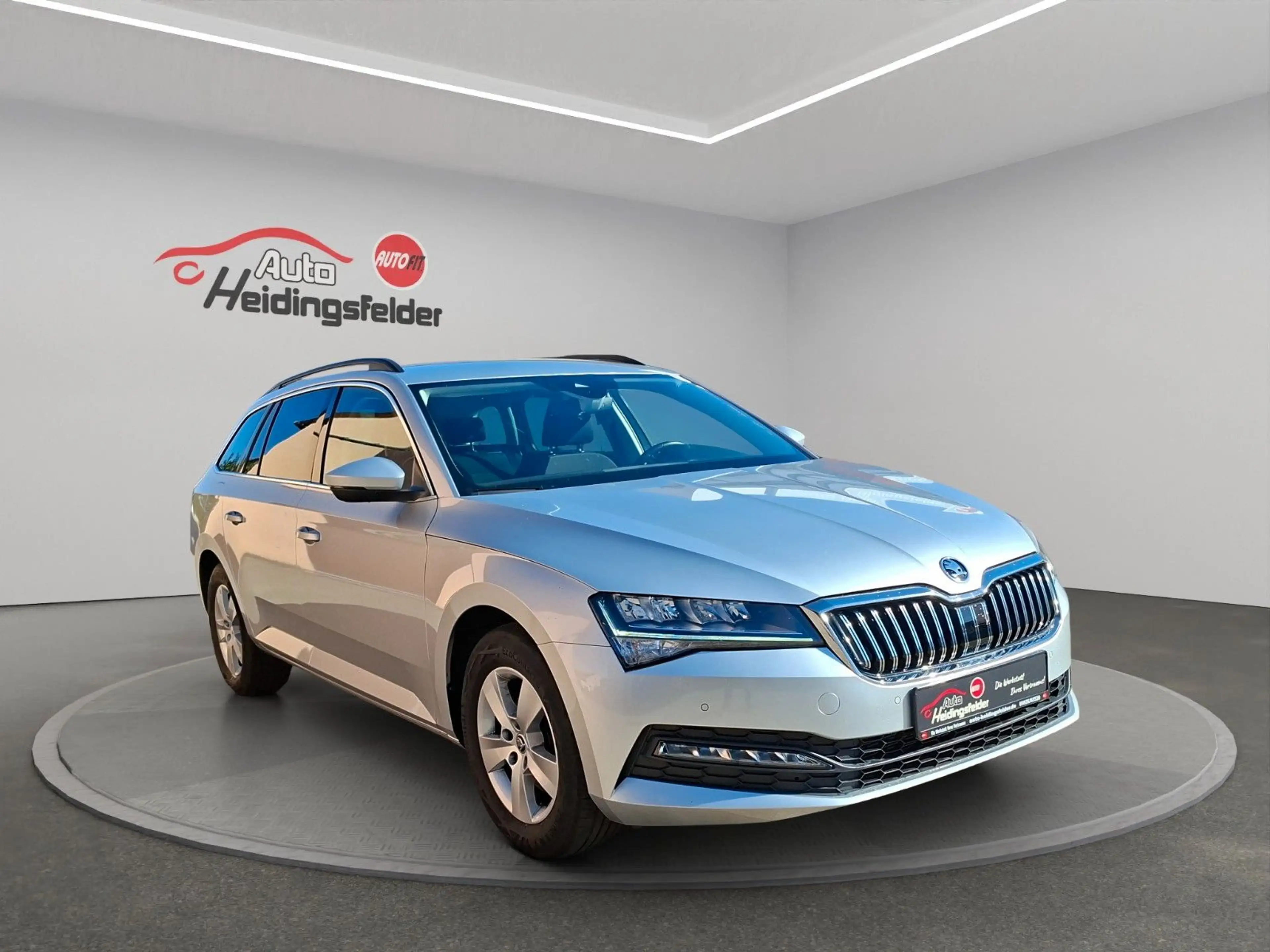 Skoda Superb Combi Ambition, PDC, APP, ACC, NAVI — photo 7