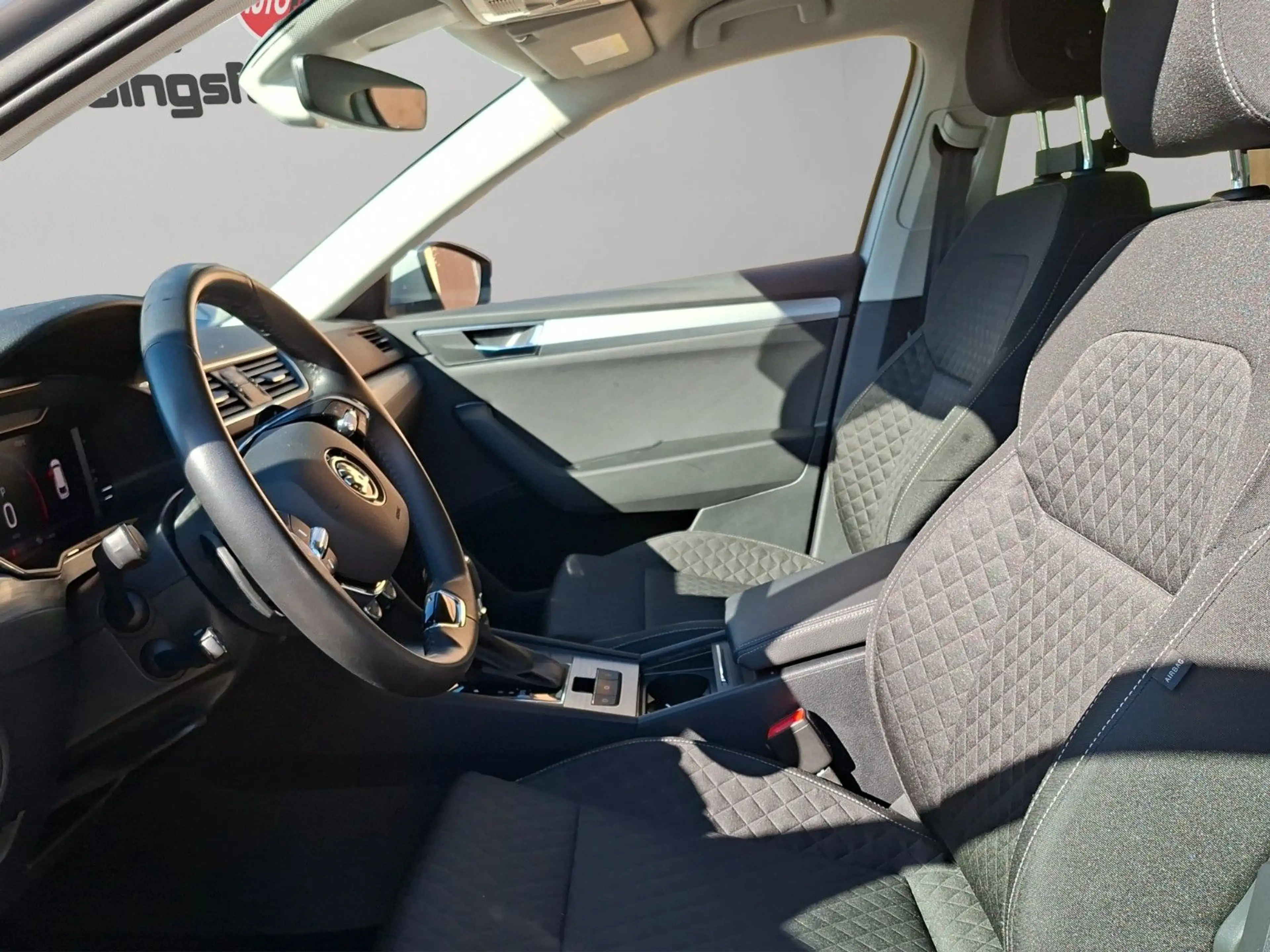 Skoda Superb Combi Ambition, PDC, APP, ACC, NAVI — photo 11