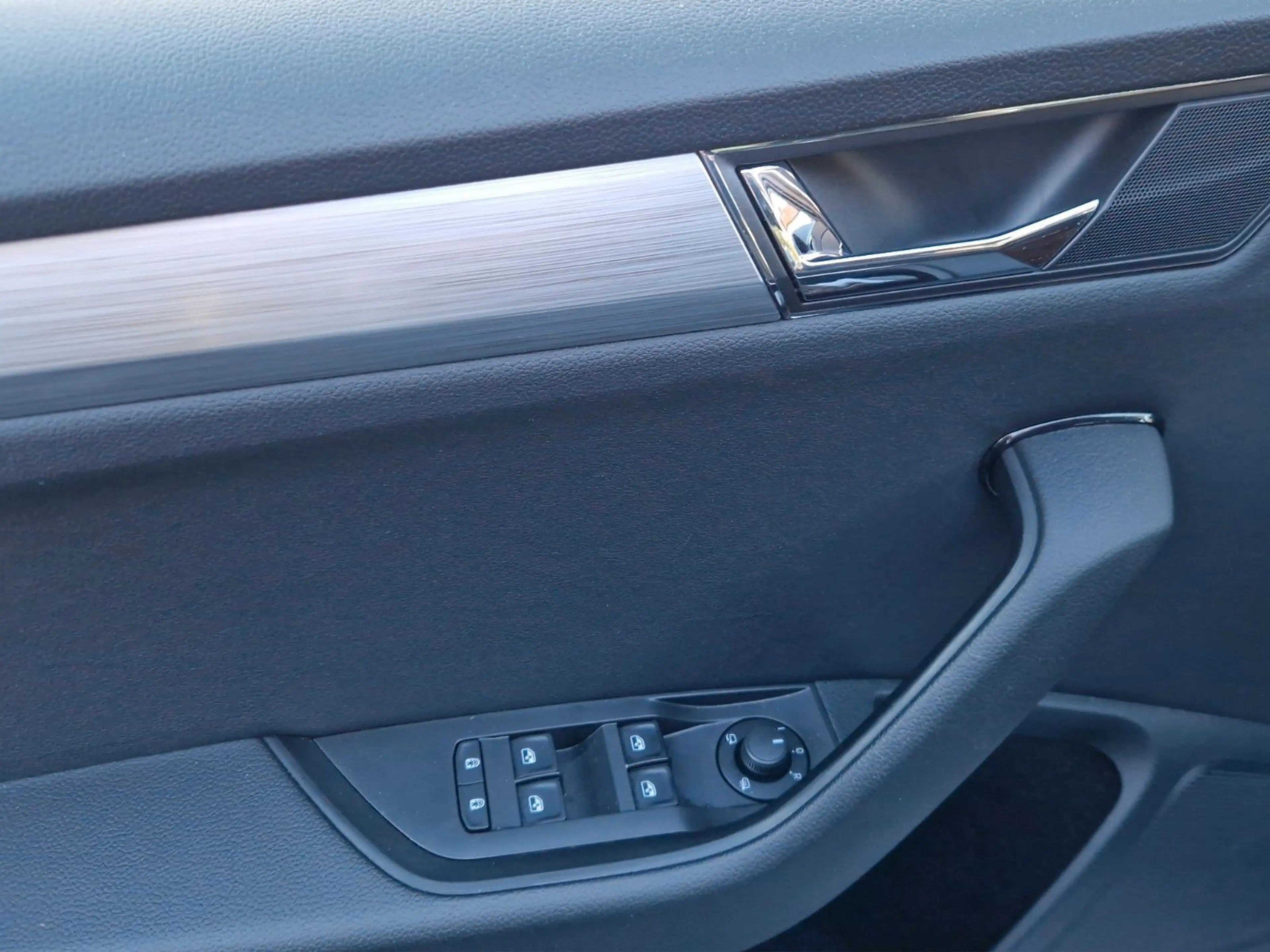 Skoda Superb Combi Ambition, PDC, APP, ACC, NAVI — photo 9