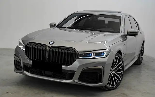 BMW 745 745e iPerformance