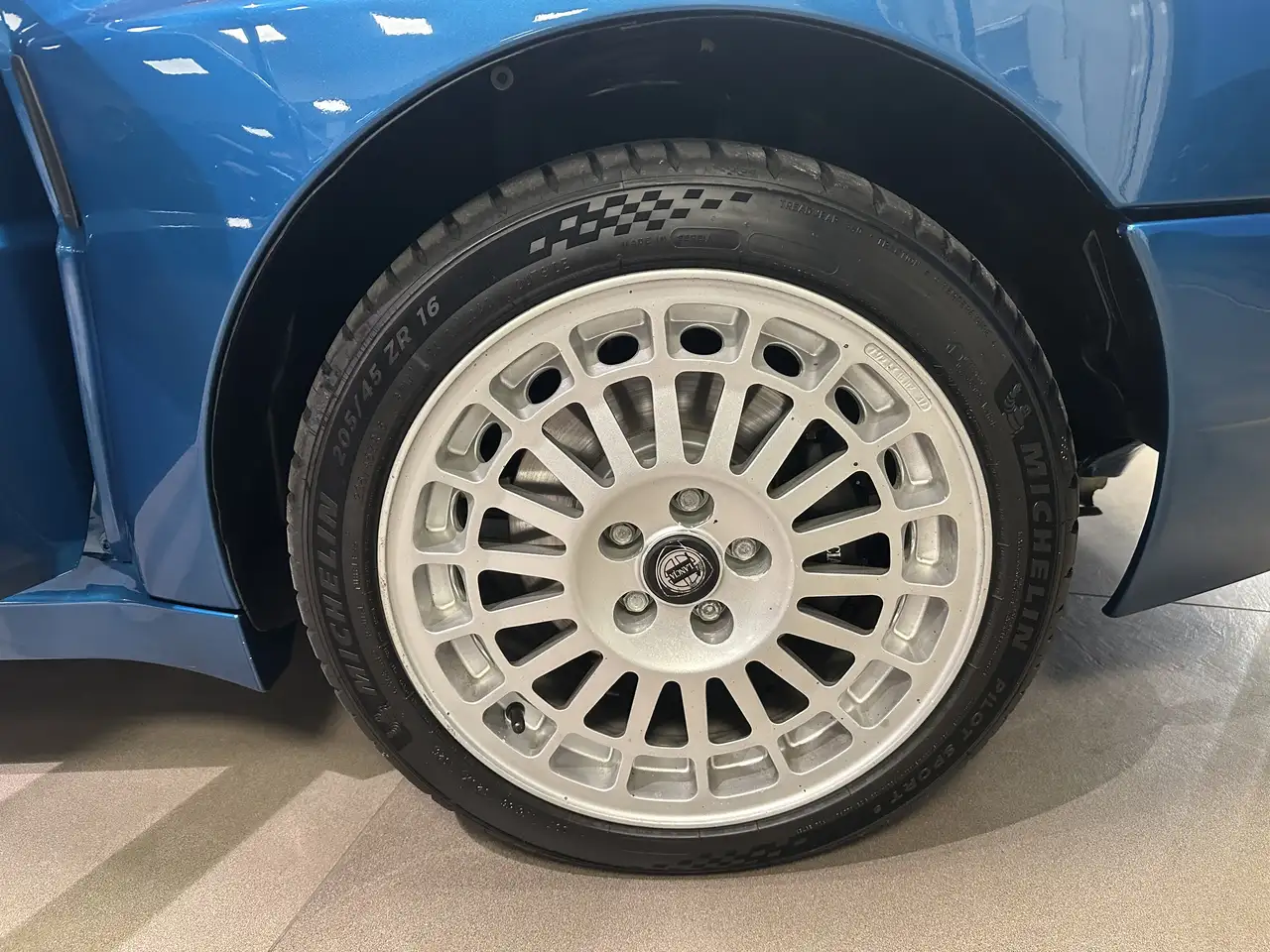 Lancia Delta EVOLUZIONE BLU LAGOS 1/215 ESEMPLARI, foto 9