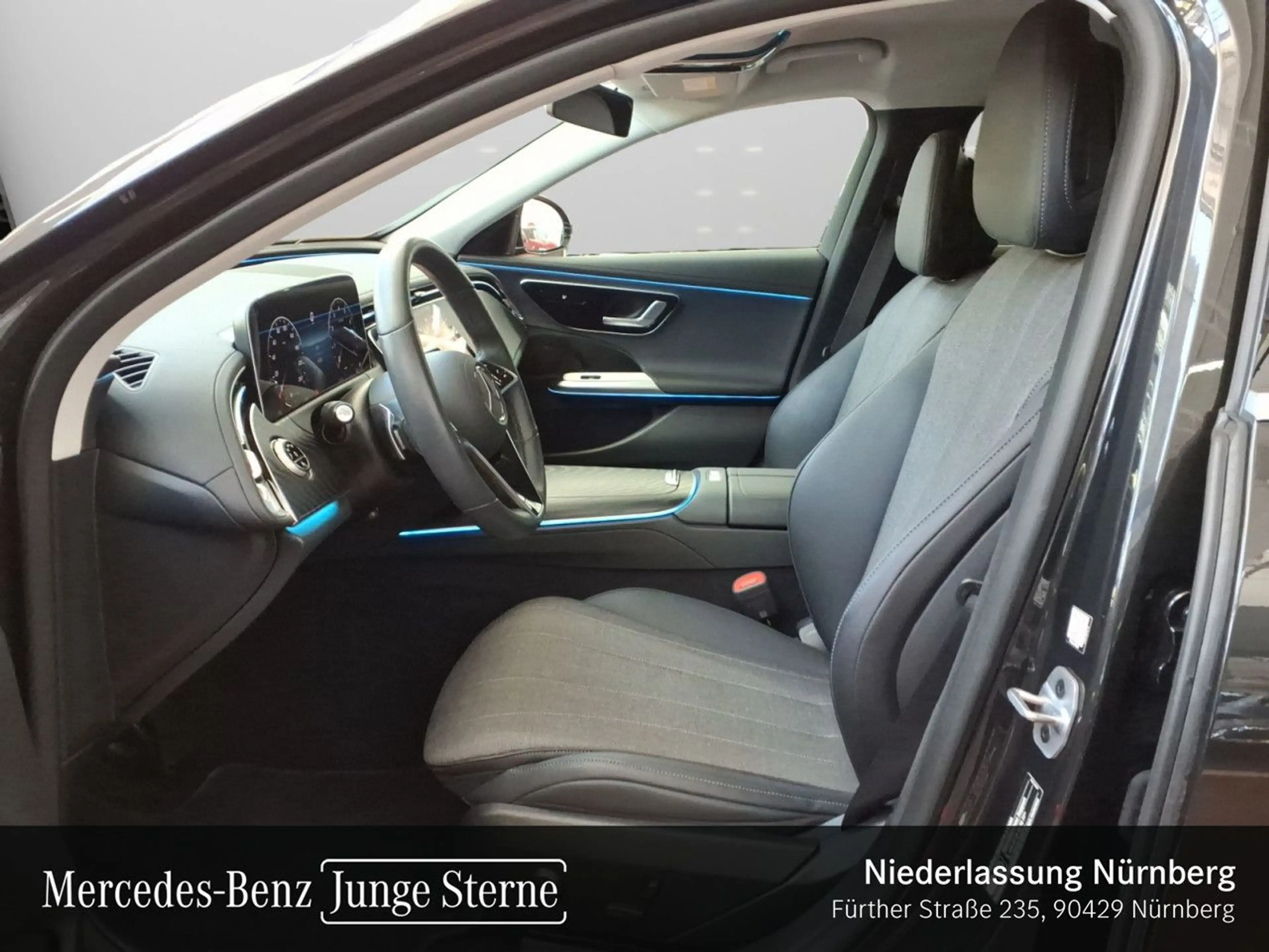 Mercedes-Benz E 200 T Avantgarde Fahrass WideScreen Distr. LED — photo 10