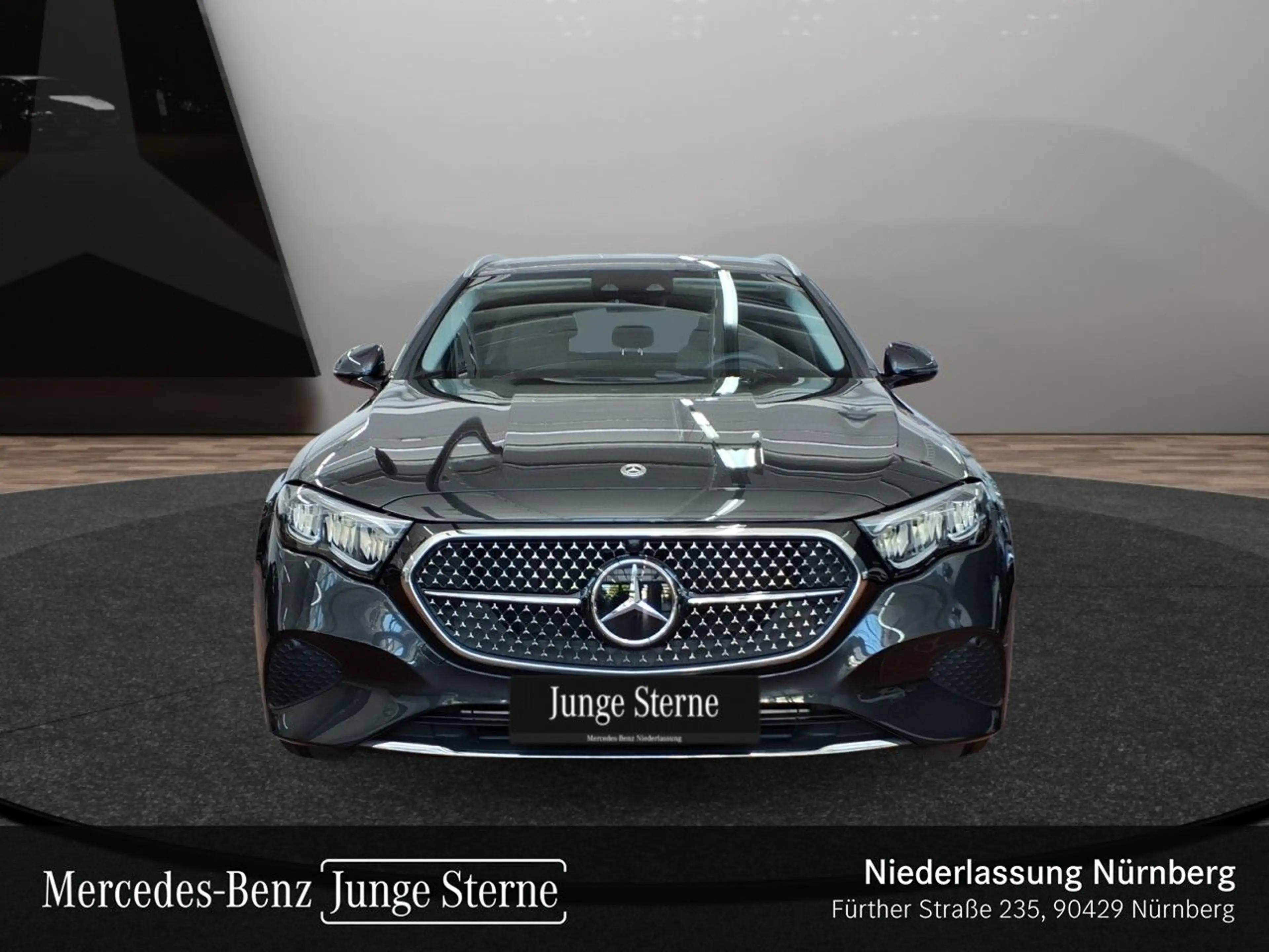 Mercedes-Benz E 200 T Avantgarde Fahrass WideScreen Distr. LED — photo 3