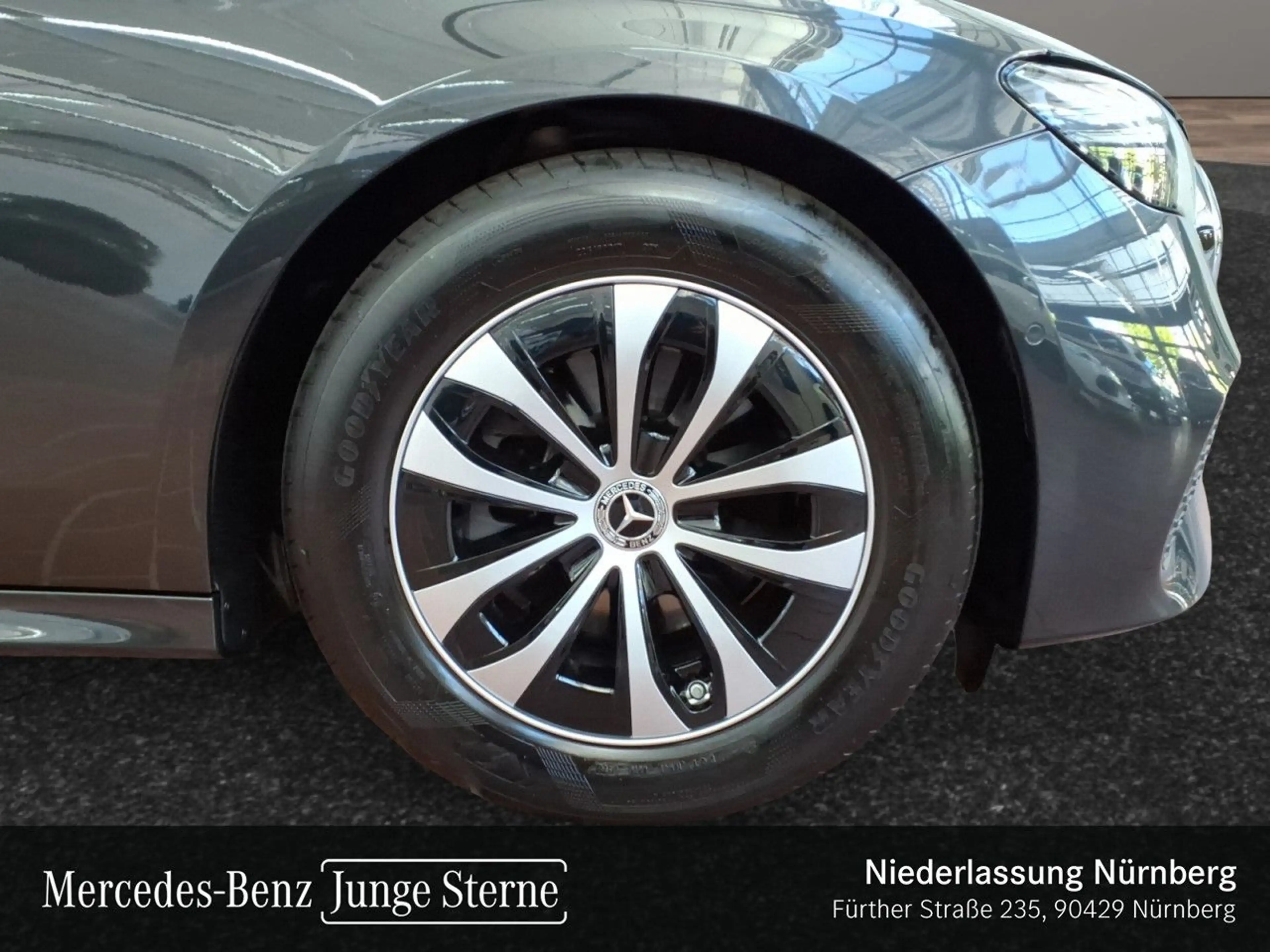 Mercedes-Benz E 200 T Avantgarde Fahrass WideScreen Distr. LED — photo 5