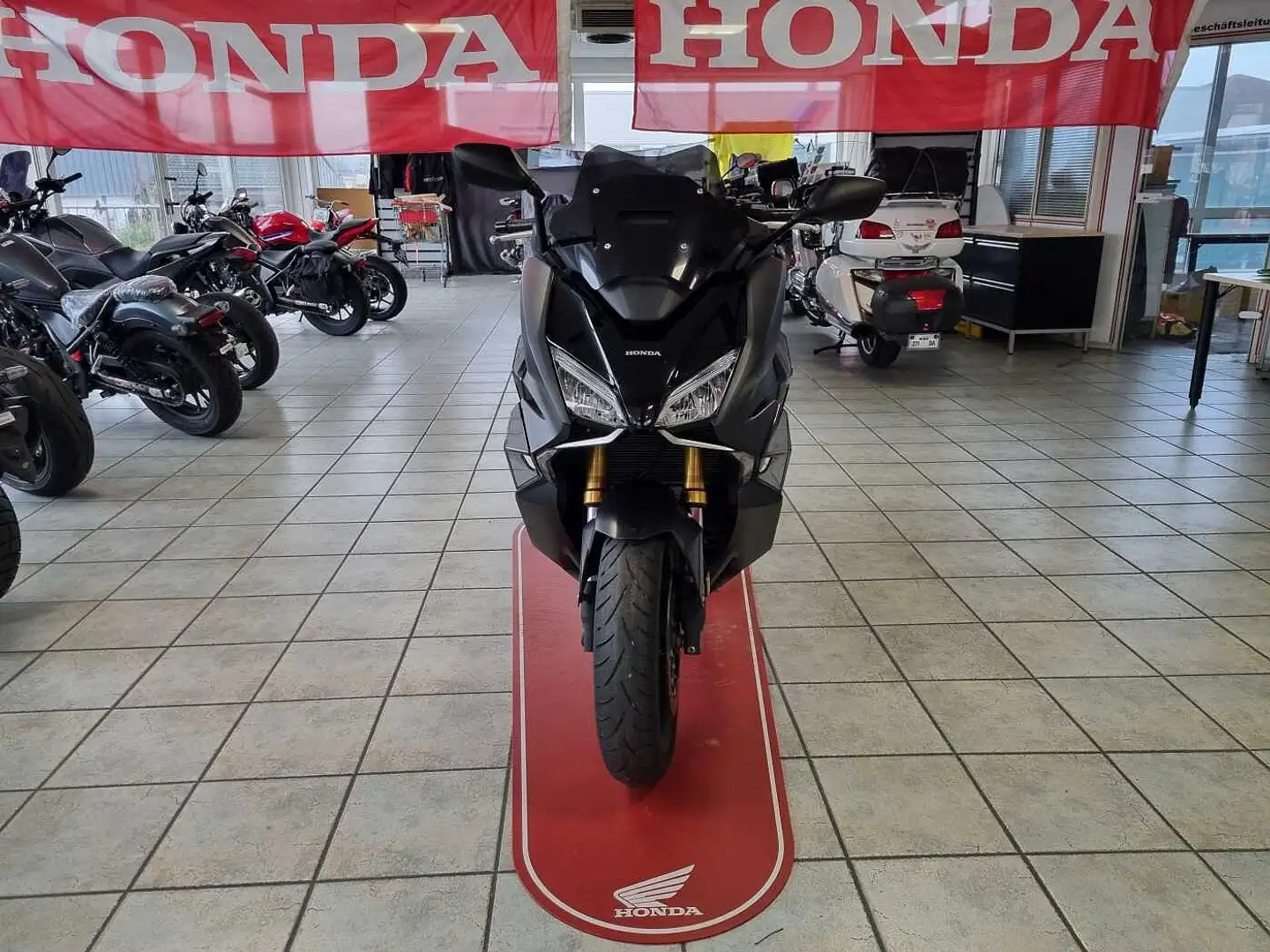 Honda Forza 750 mit Zubehör Noir - 2