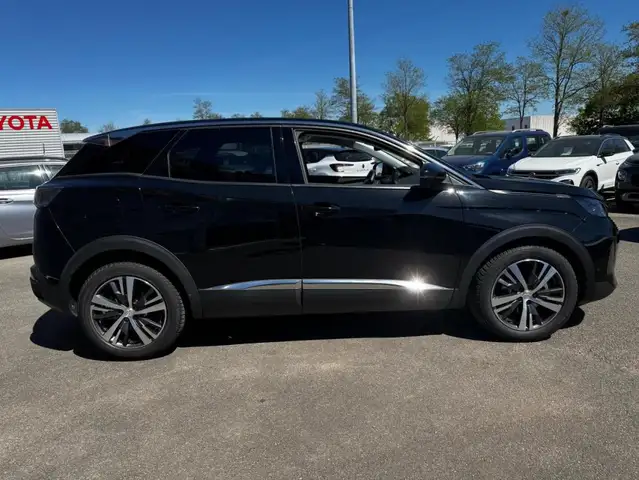 Peugeot 3008 view 4