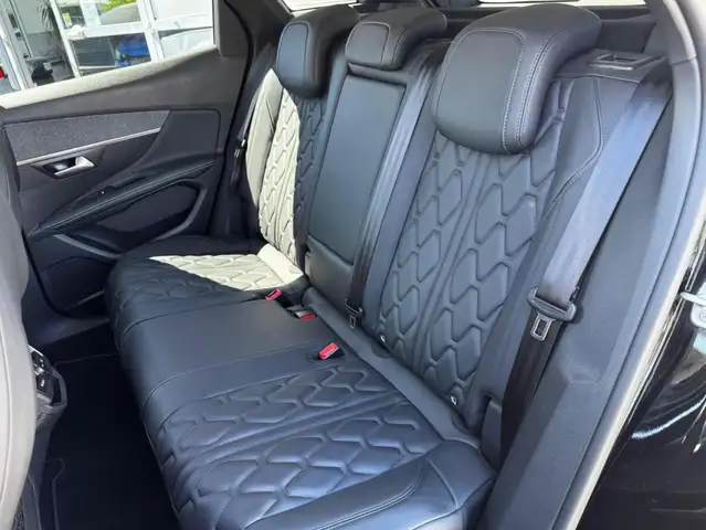 Peugeot 3008 view 9