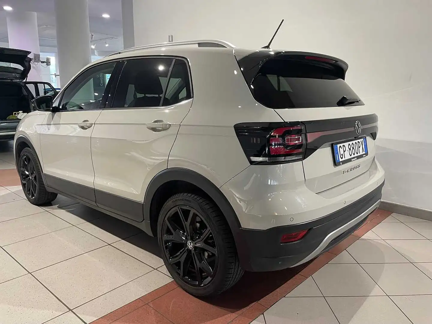 Volkswagen T-Cross 1.0 TSI 110 CV Advanced Grigio - 2