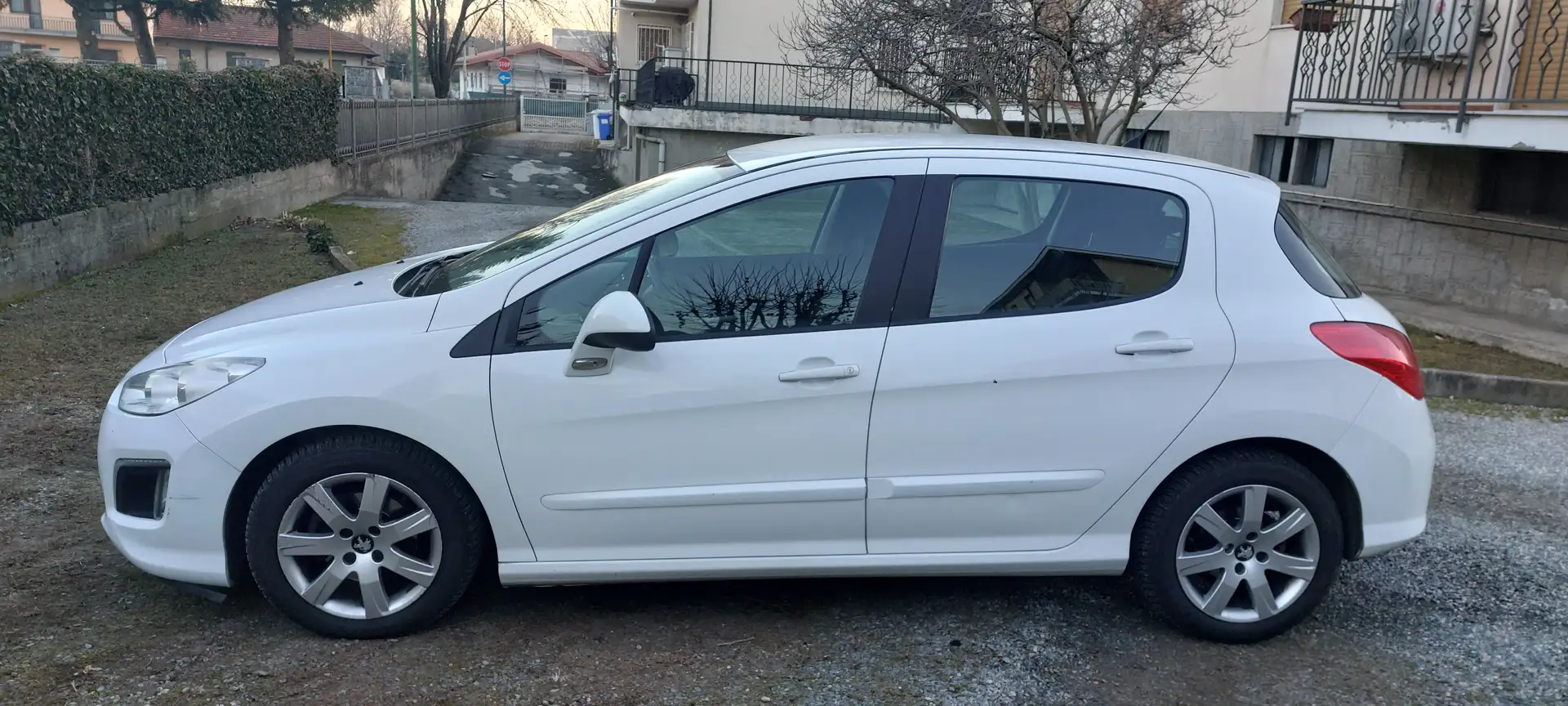 Peugeot 308 308 I 2007 5p 1.6 hdi 8v Access fap Alb - 2