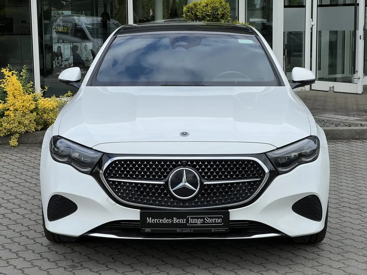 Mercedes-Benz E 400 e 4M+Panodach+Lederpalet+DC Laden+Winter bijela - 2