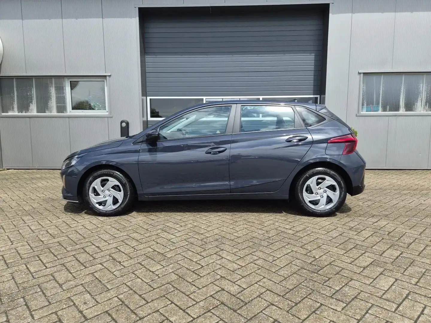 Hyundai i20 1.0 T-GDI 90PS Automatik 5-Türer Sitzheizung Le... Grau - 2