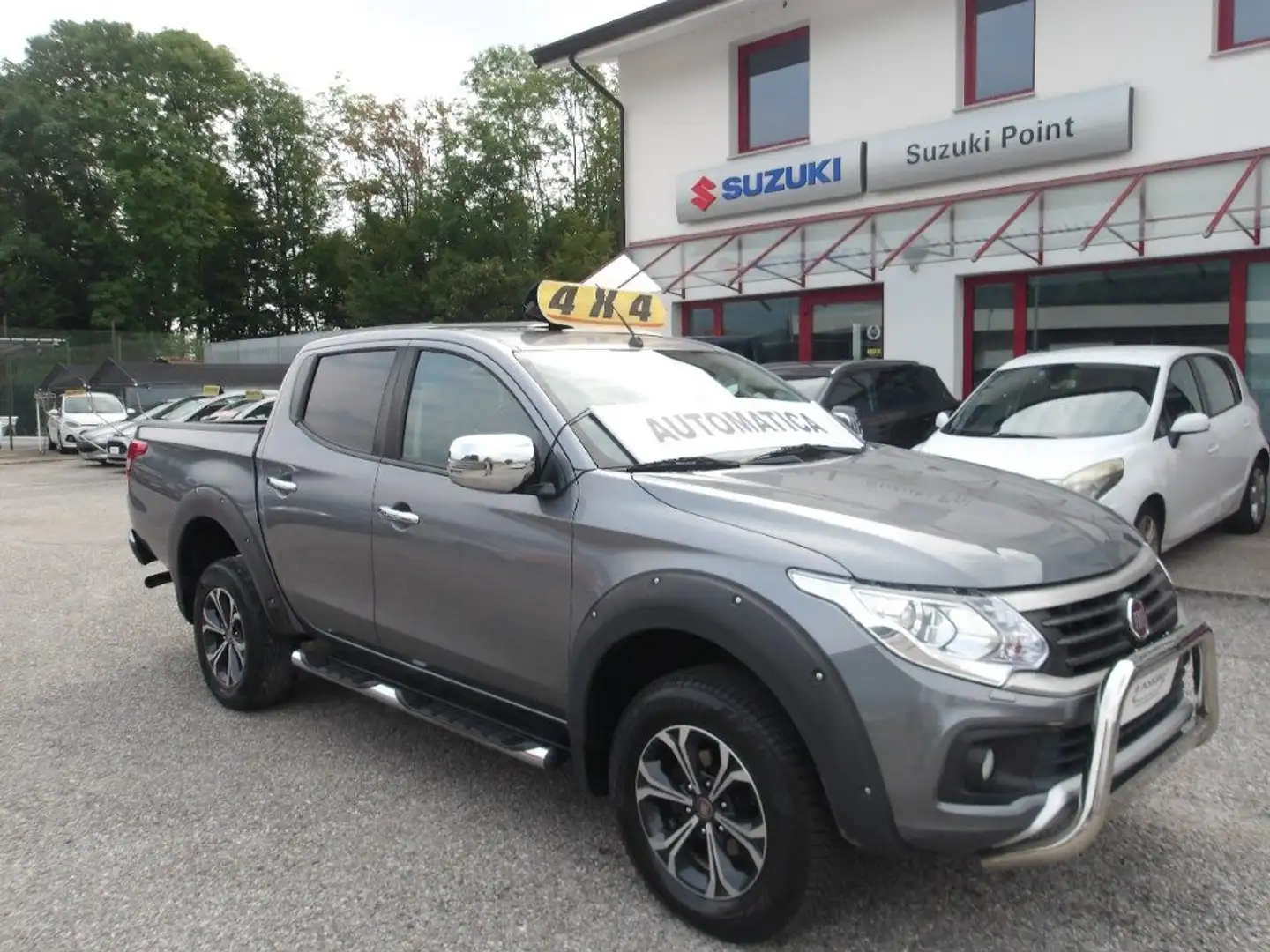 Mitsubishi L200 2.4 DI-D/181CV Club Cab Intense EU6 FIAT FULLBACK Grau - 1