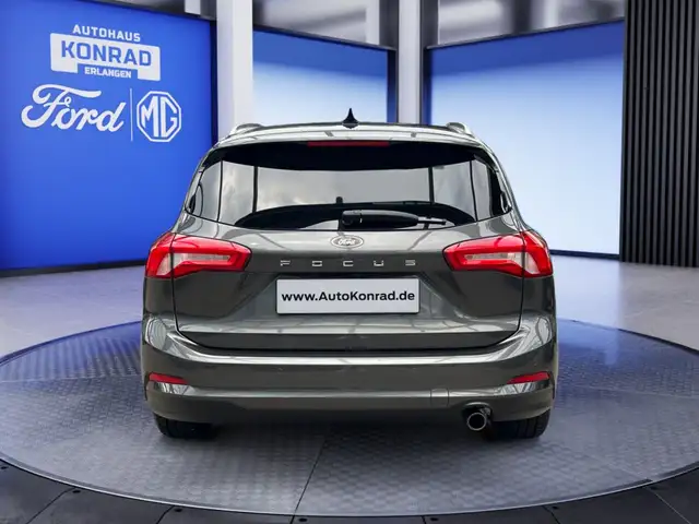 Ford Focus view 6