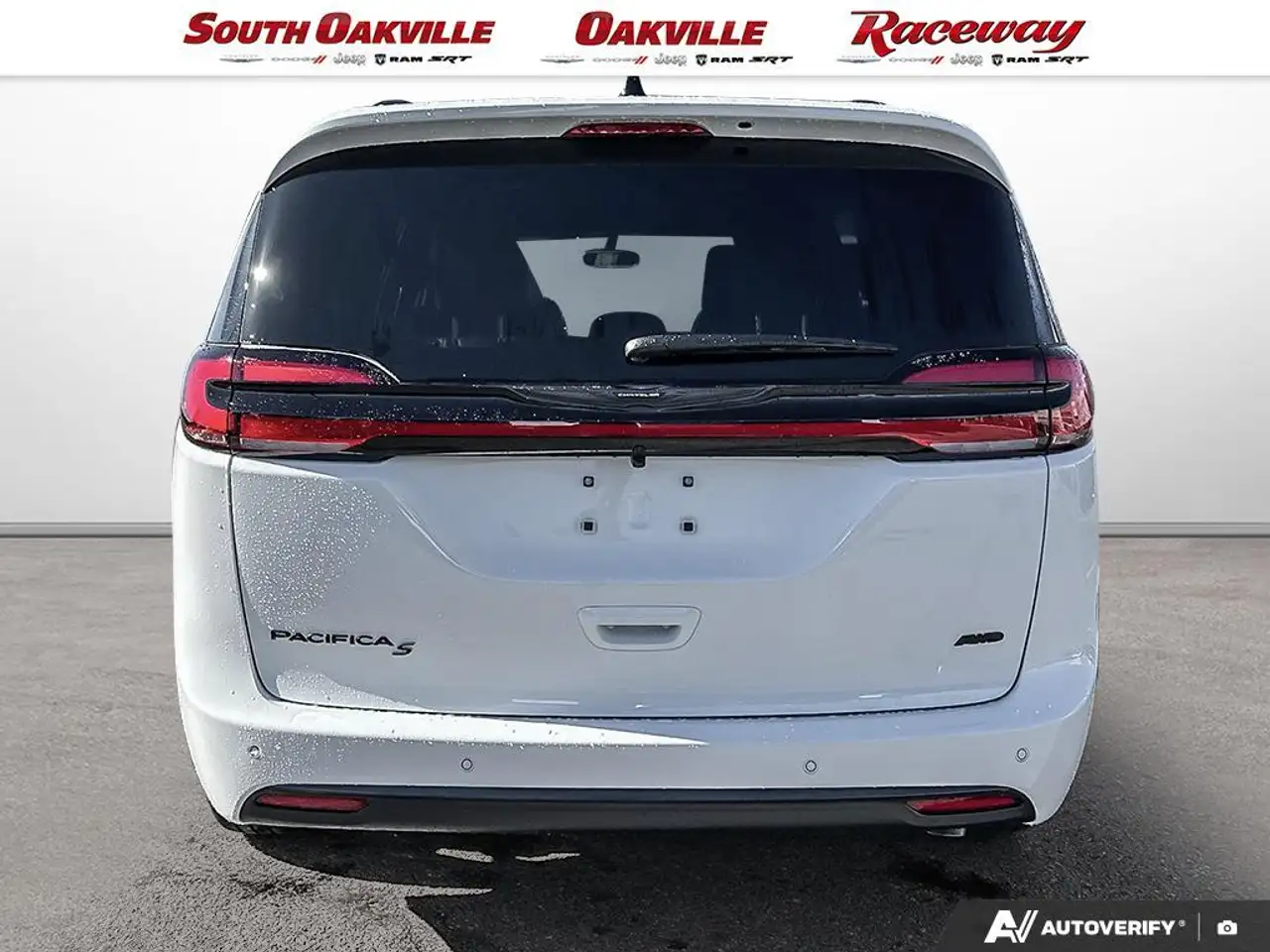 Chrysler Pacifica снимка Chrysler Pacifica