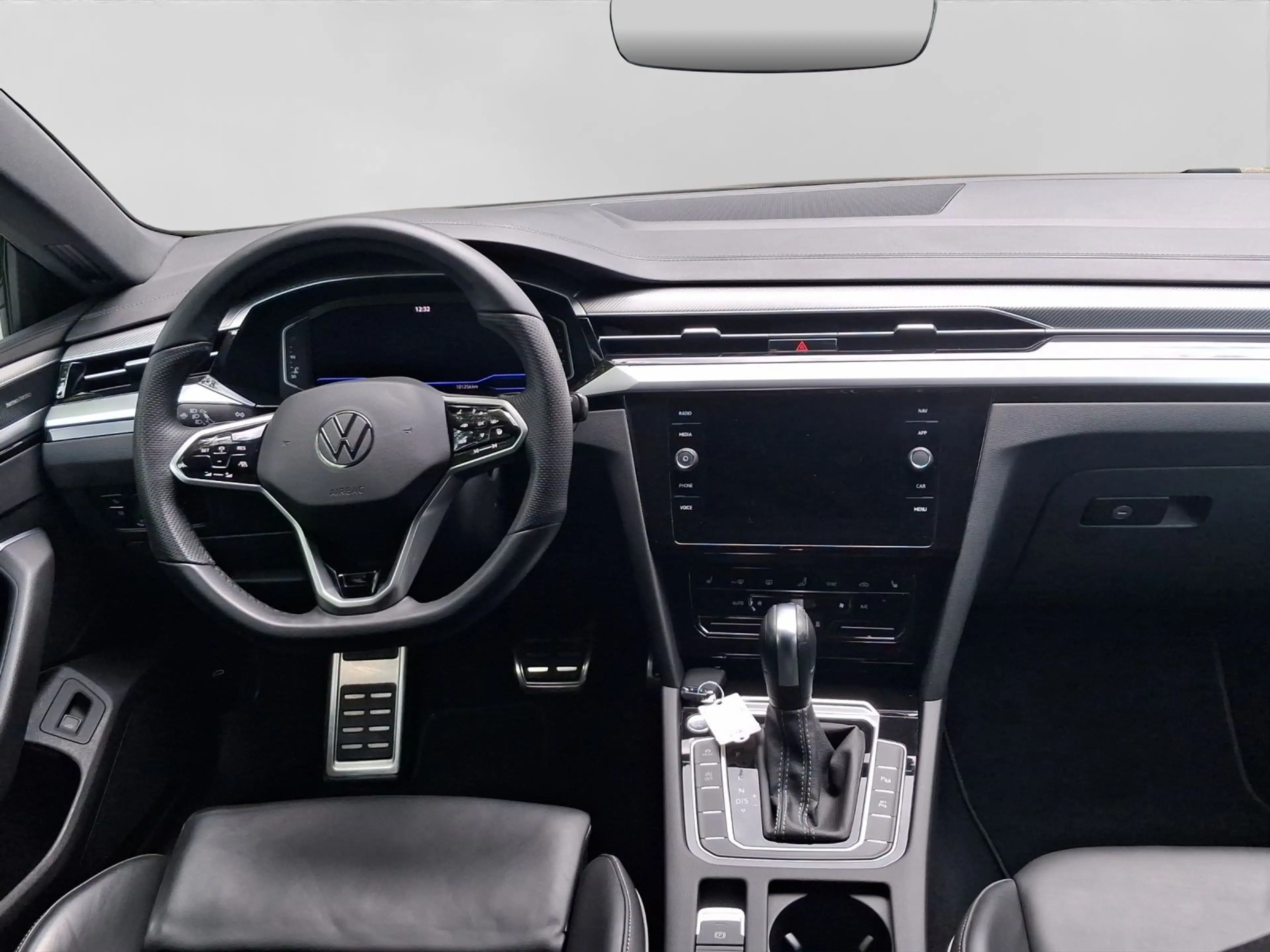 Volkswagen Arteon 2.0 TDI R-LINE DCC PANO — photo 5