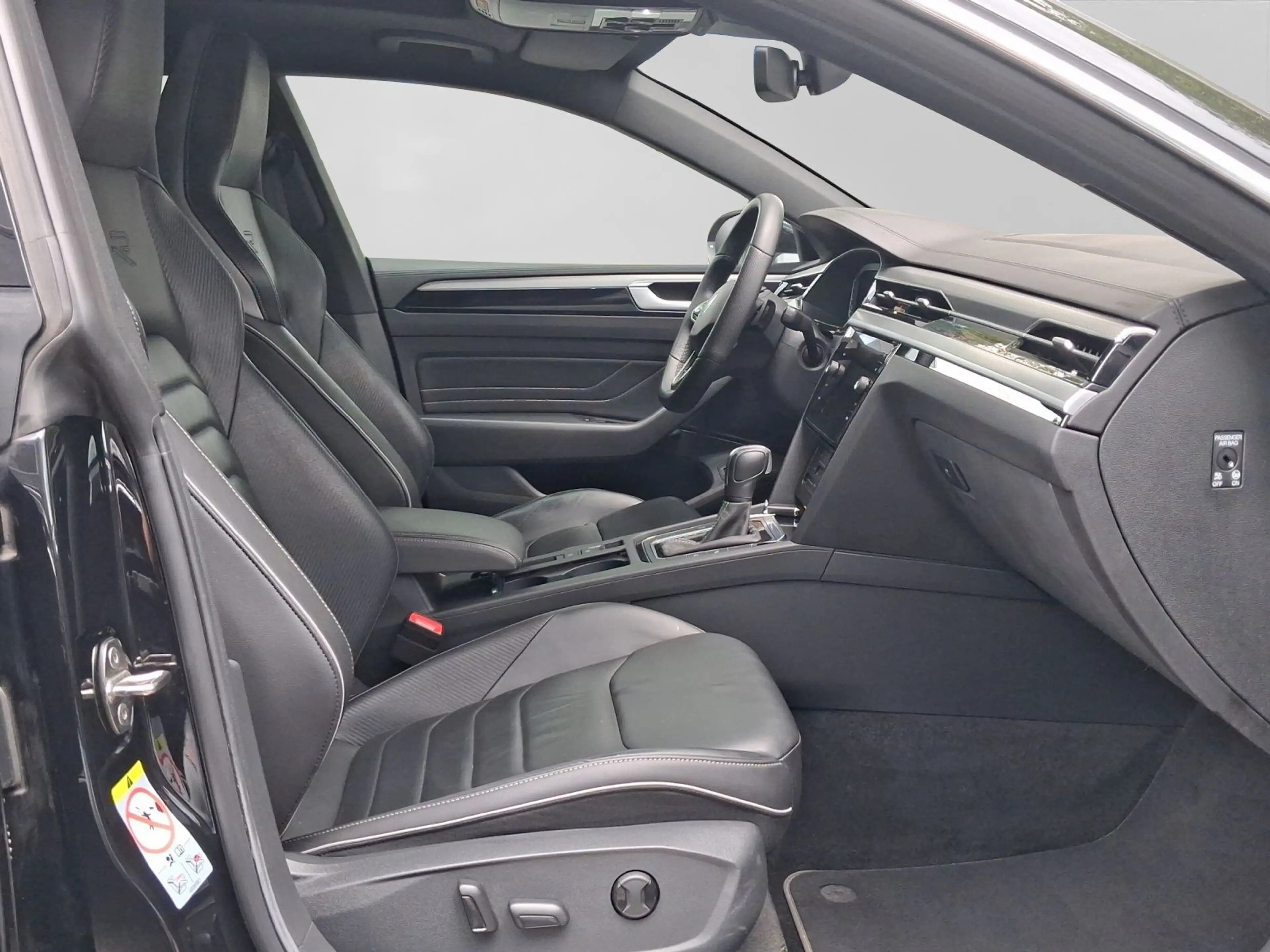 Volkswagen Arteon 2.0 TDI R-LINE DCC PANO — photo 4