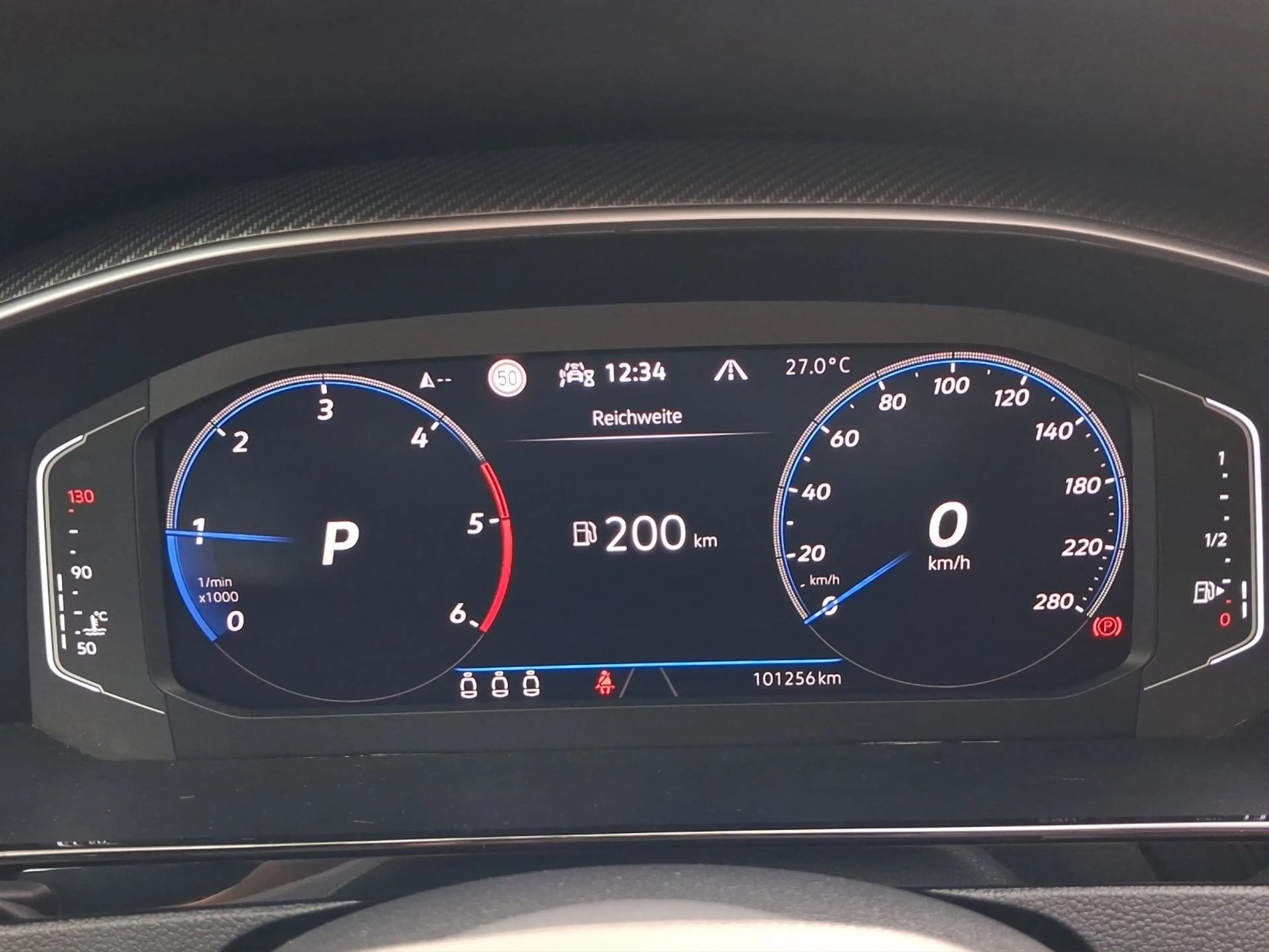 Volkswagen Arteon 2.0 TDI R-LINE DCC PANO — photo 10