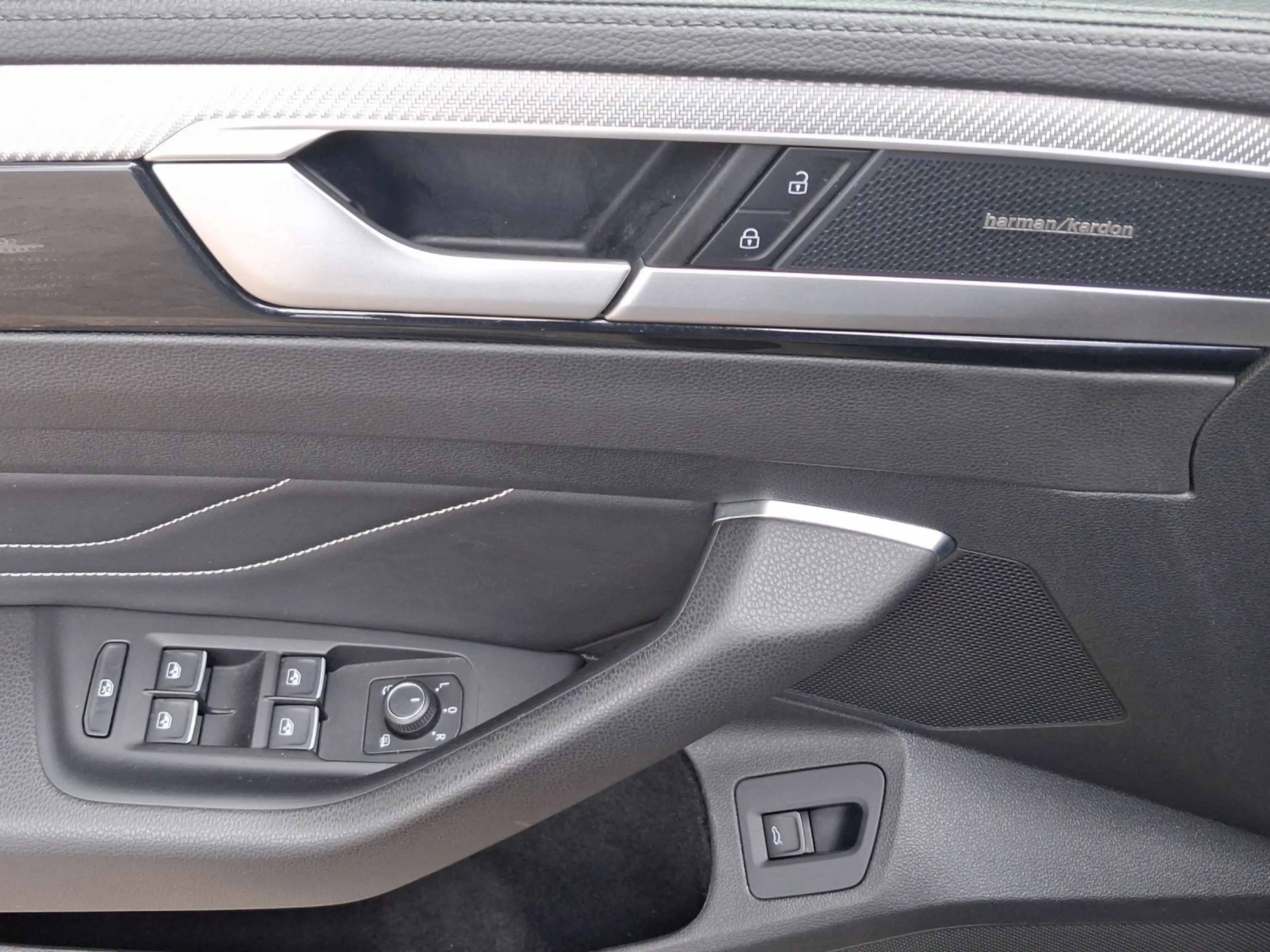 Volkswagen Arteon 2.0 TDI R-LINE DCC PANO — photo 8